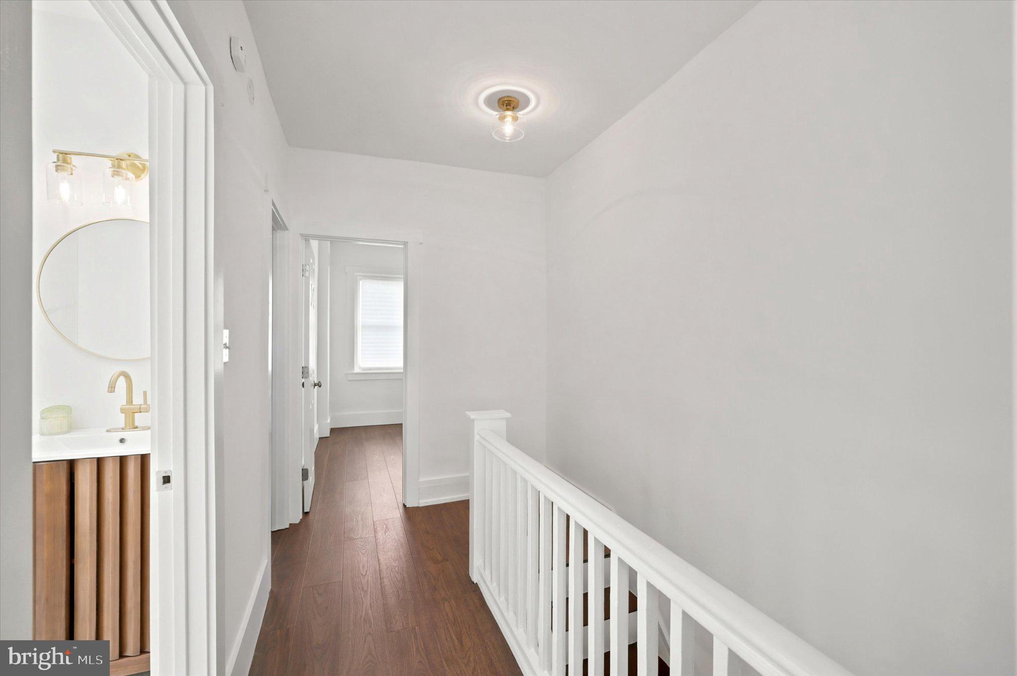 LOGAN SQUARE - Residential