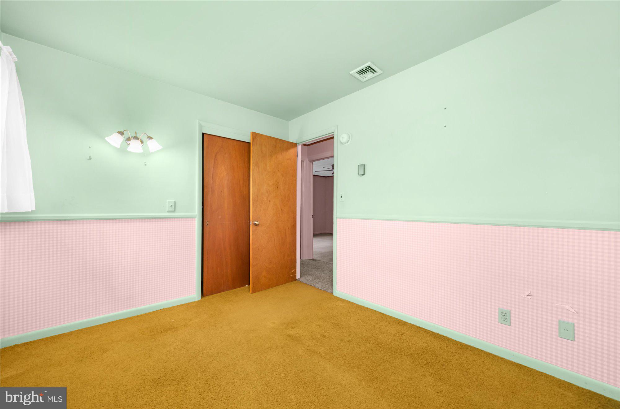HOLIDAY HILLS - Residential