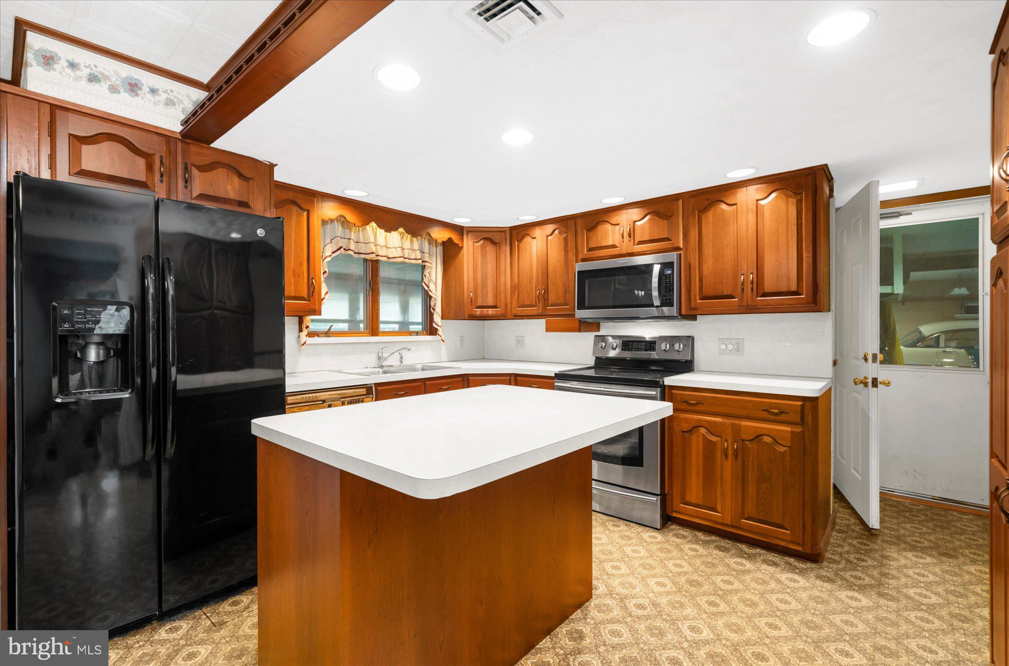 HOLIDAY HILLS - Residential