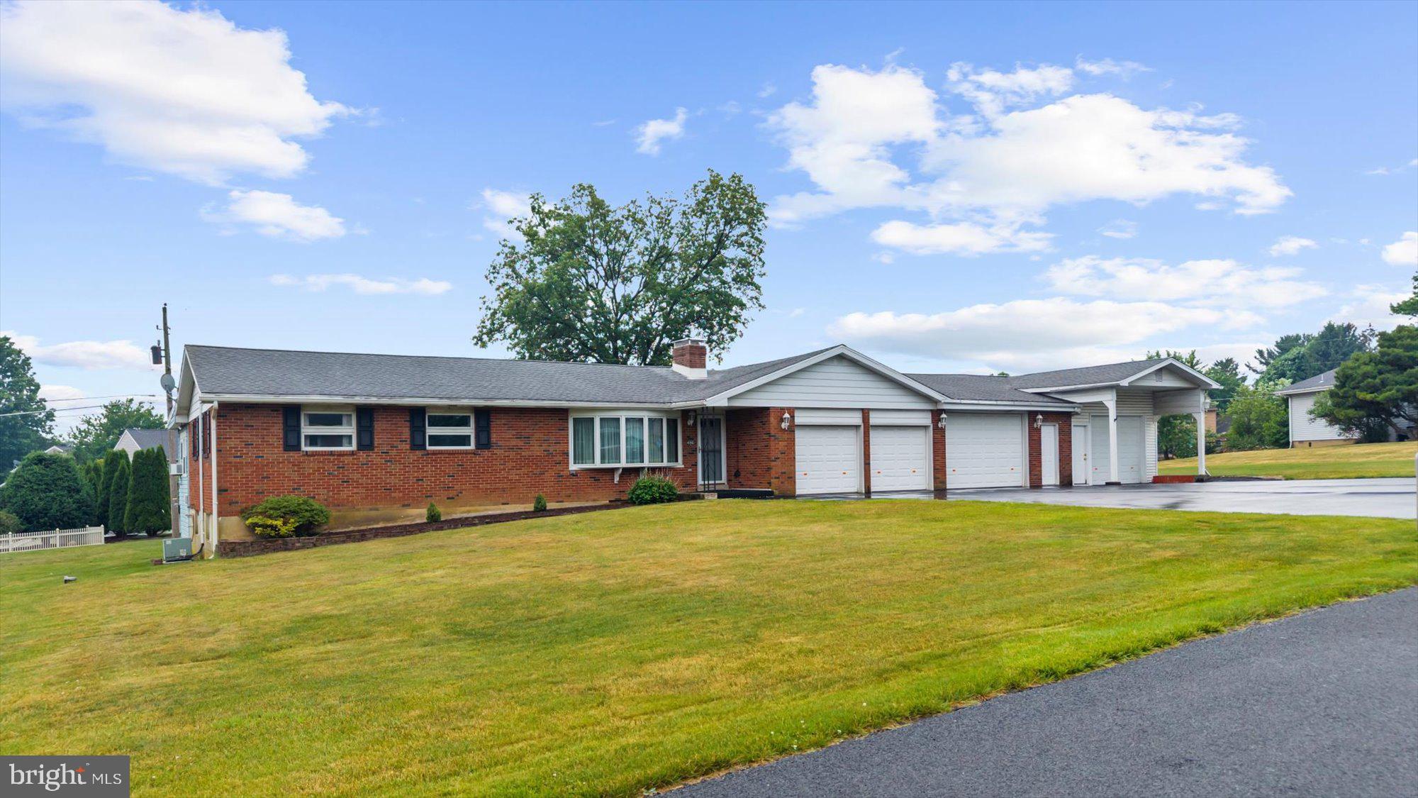 HOLIDAY HILLS - Residential