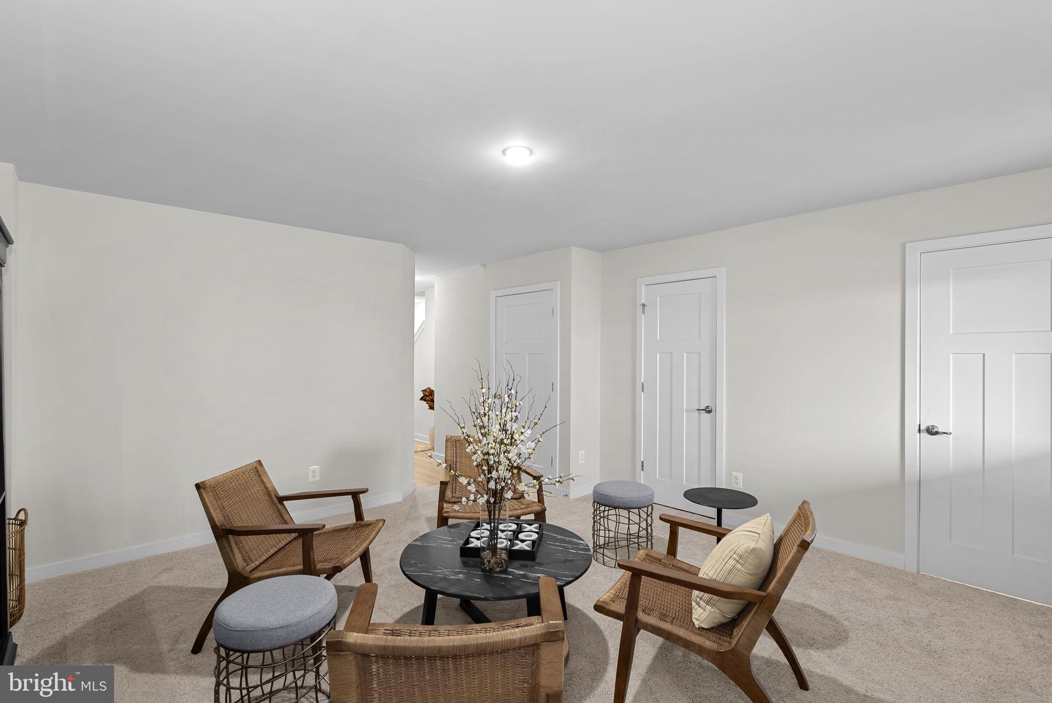 HUNTWELL WEST - Residential