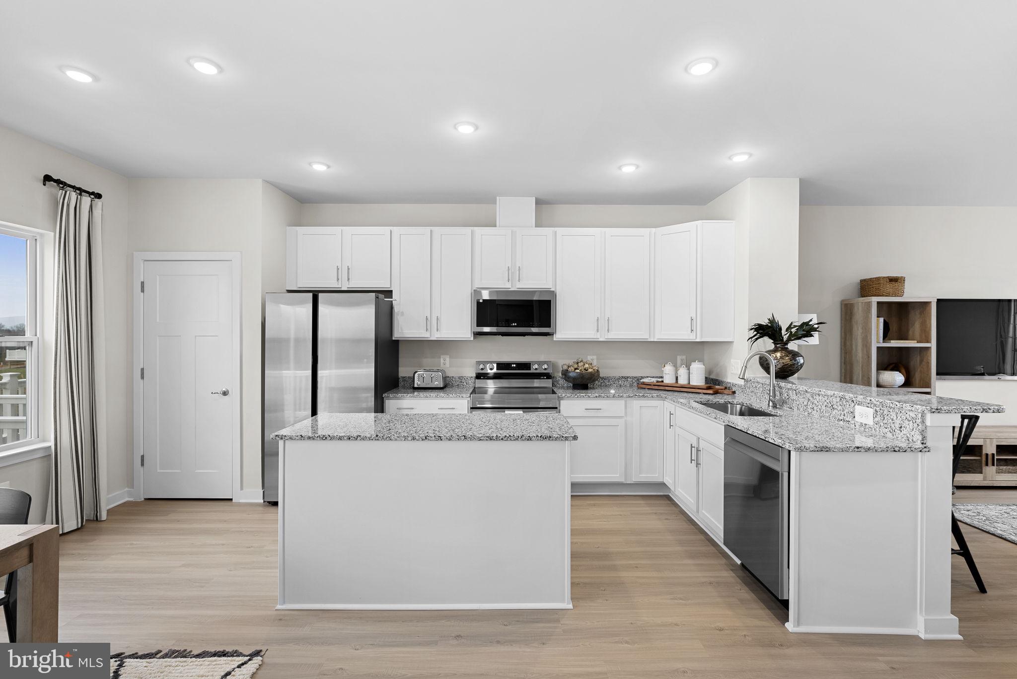 HUNTWELL WEST - Residential