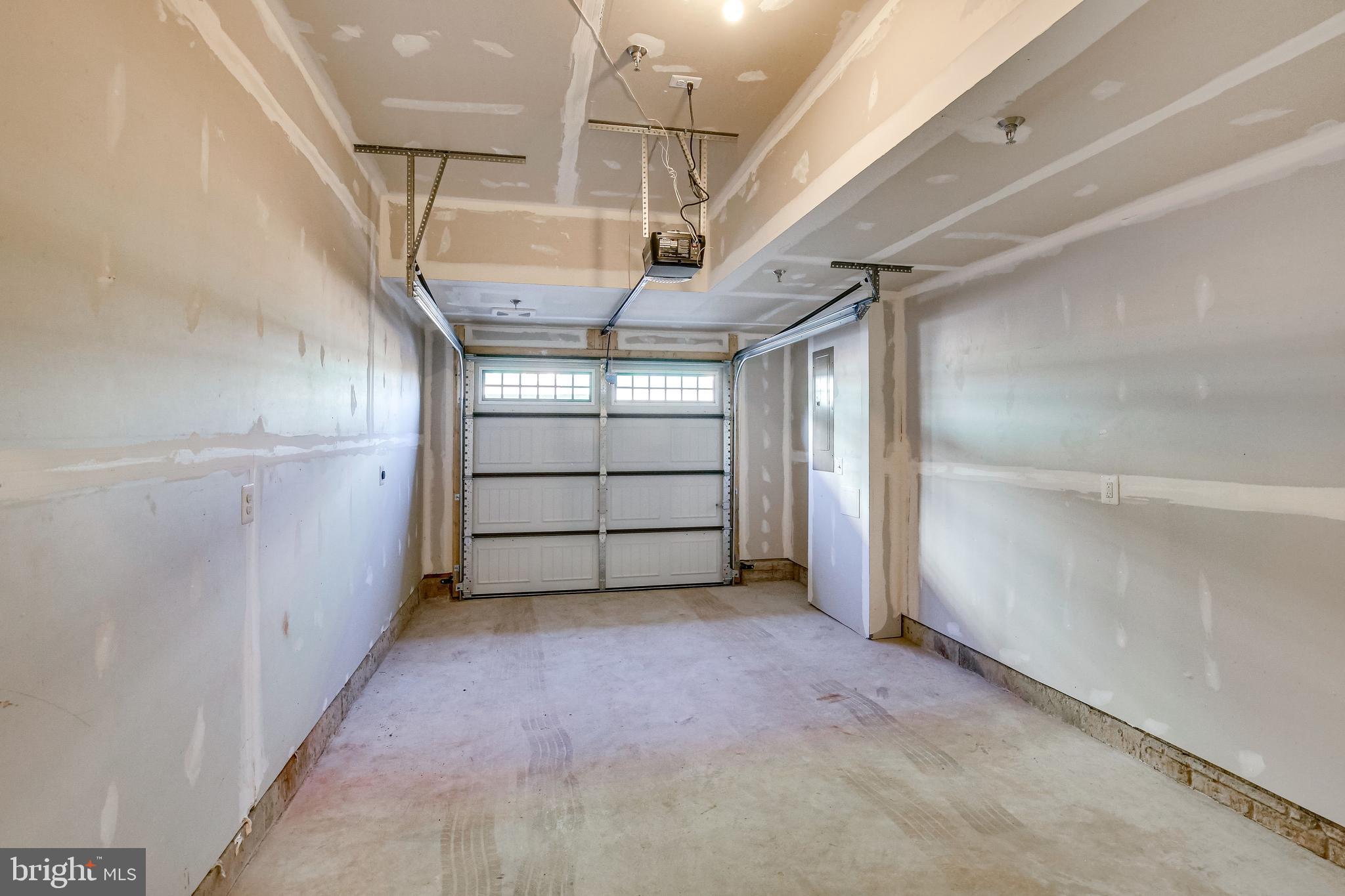 KINCORA - Residential Lease