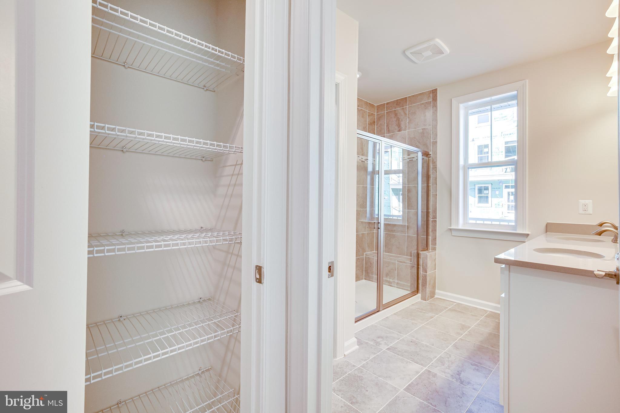 KINCORA - Residential Lease