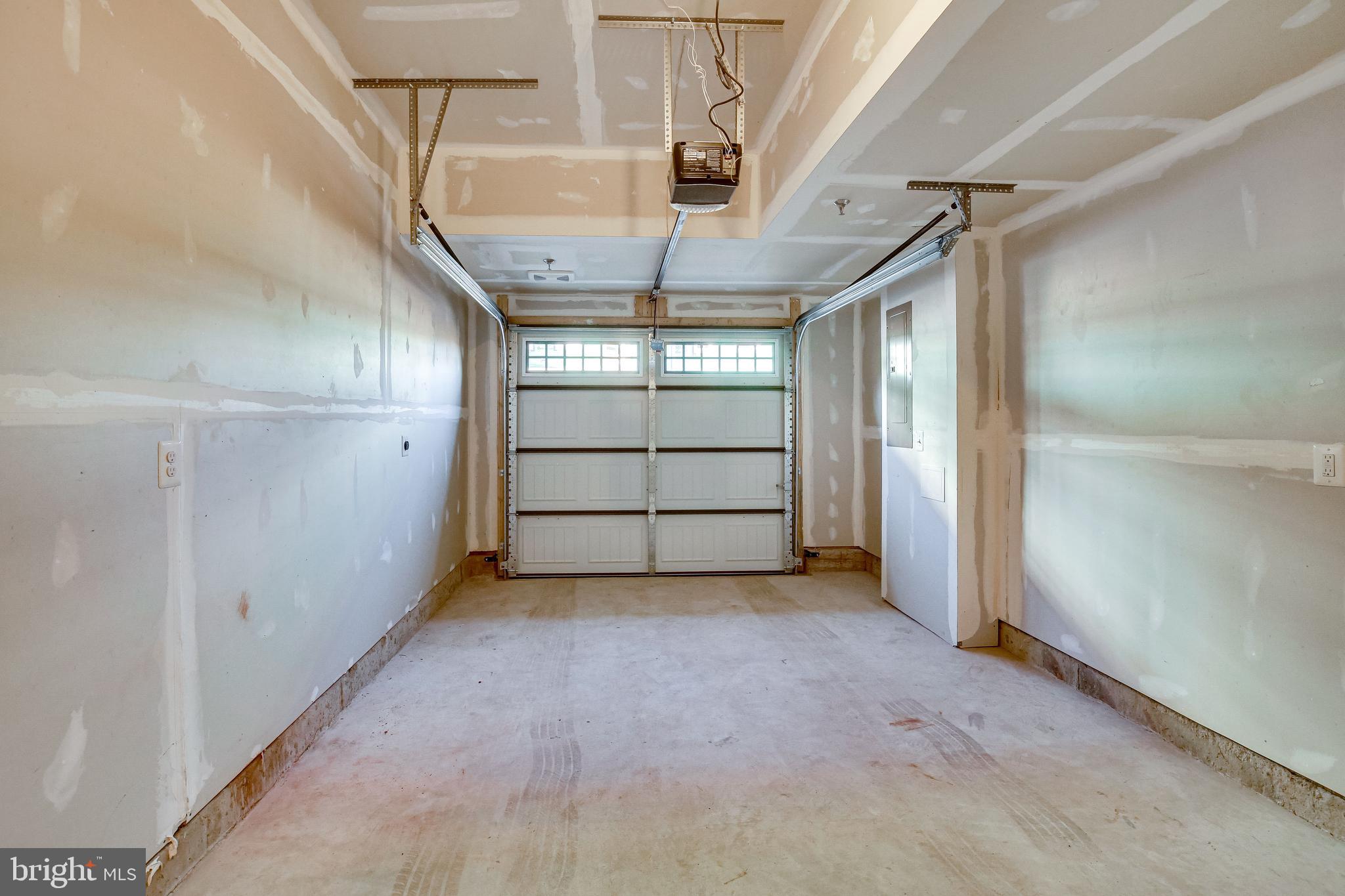 KINCORA - Residential Lease