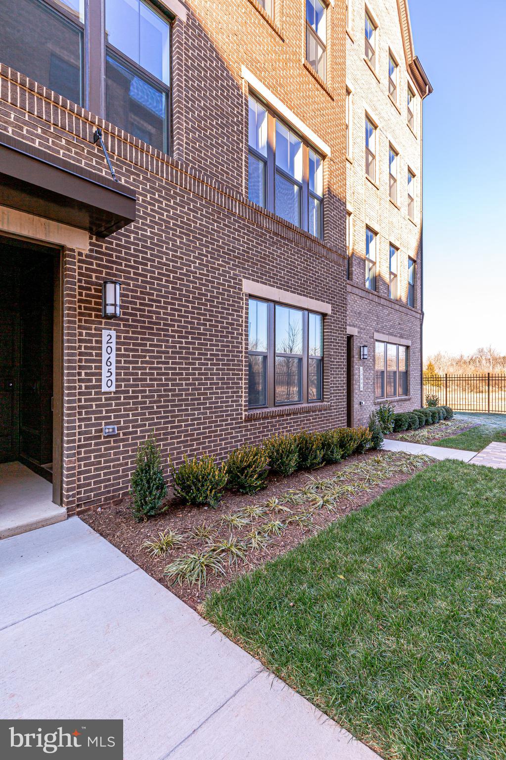 KINCORA - Residential Lease