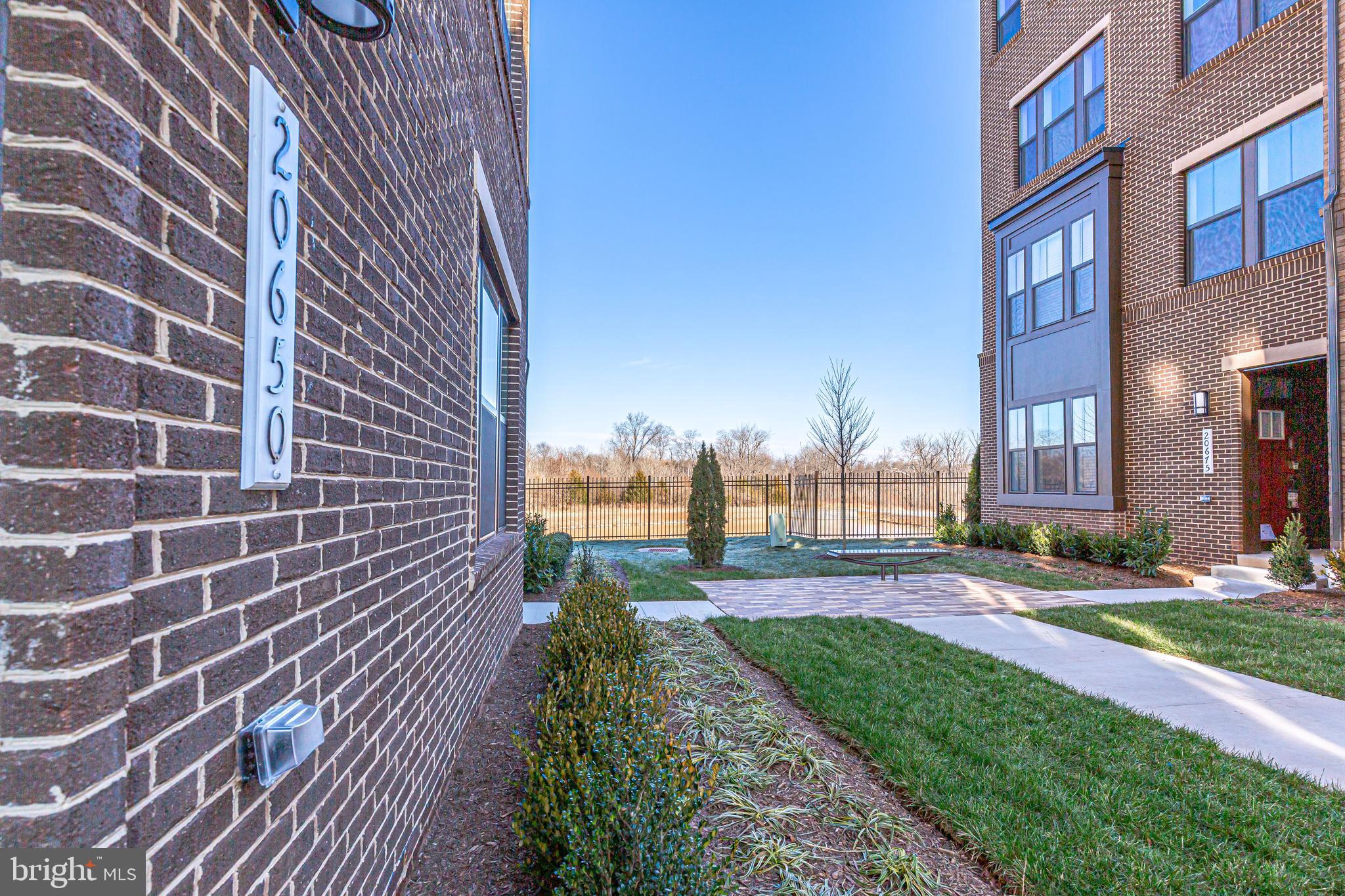 KINCORA - Residential Lease