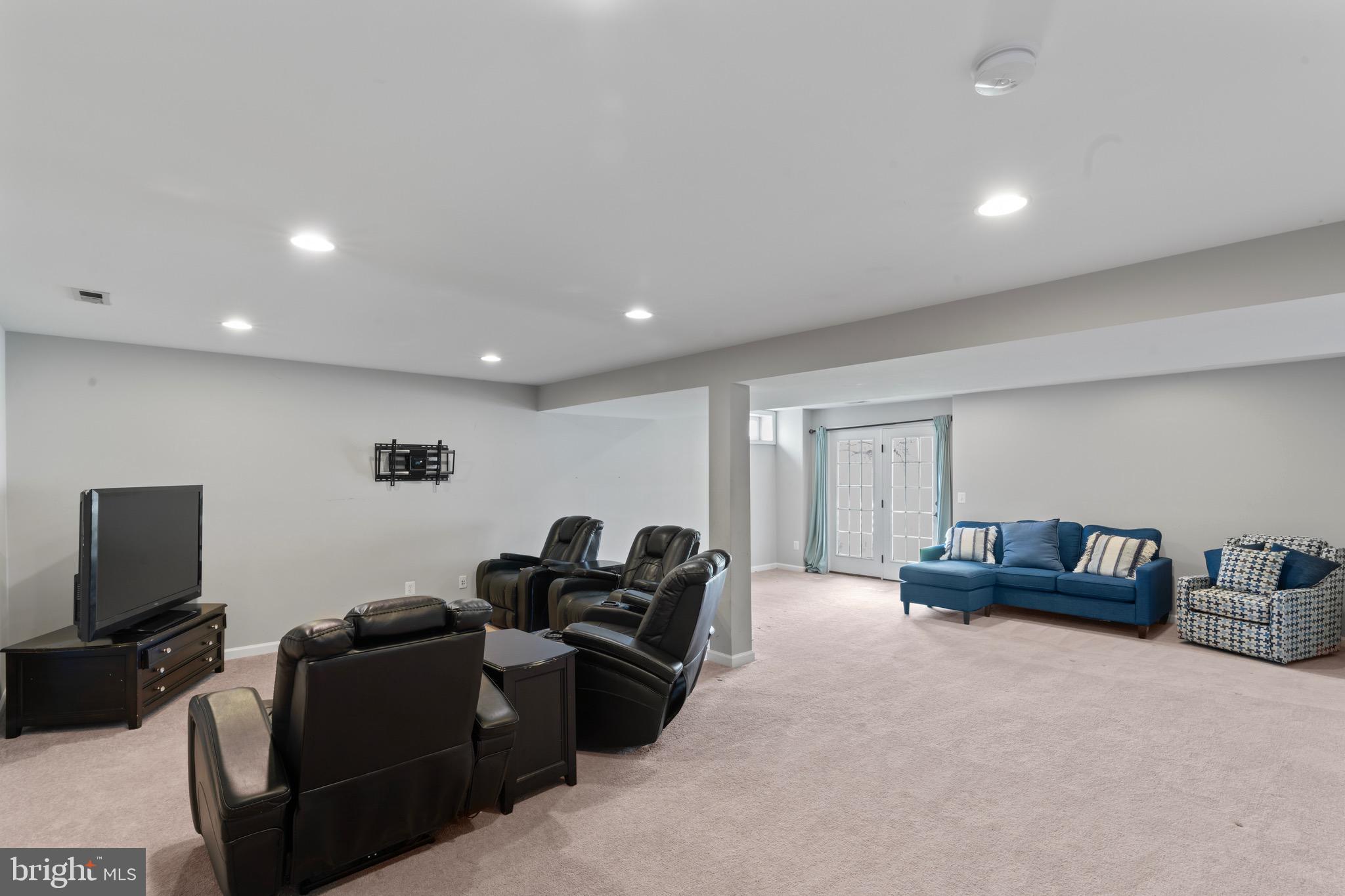 KINGSRIDGE ESTATES - Residential