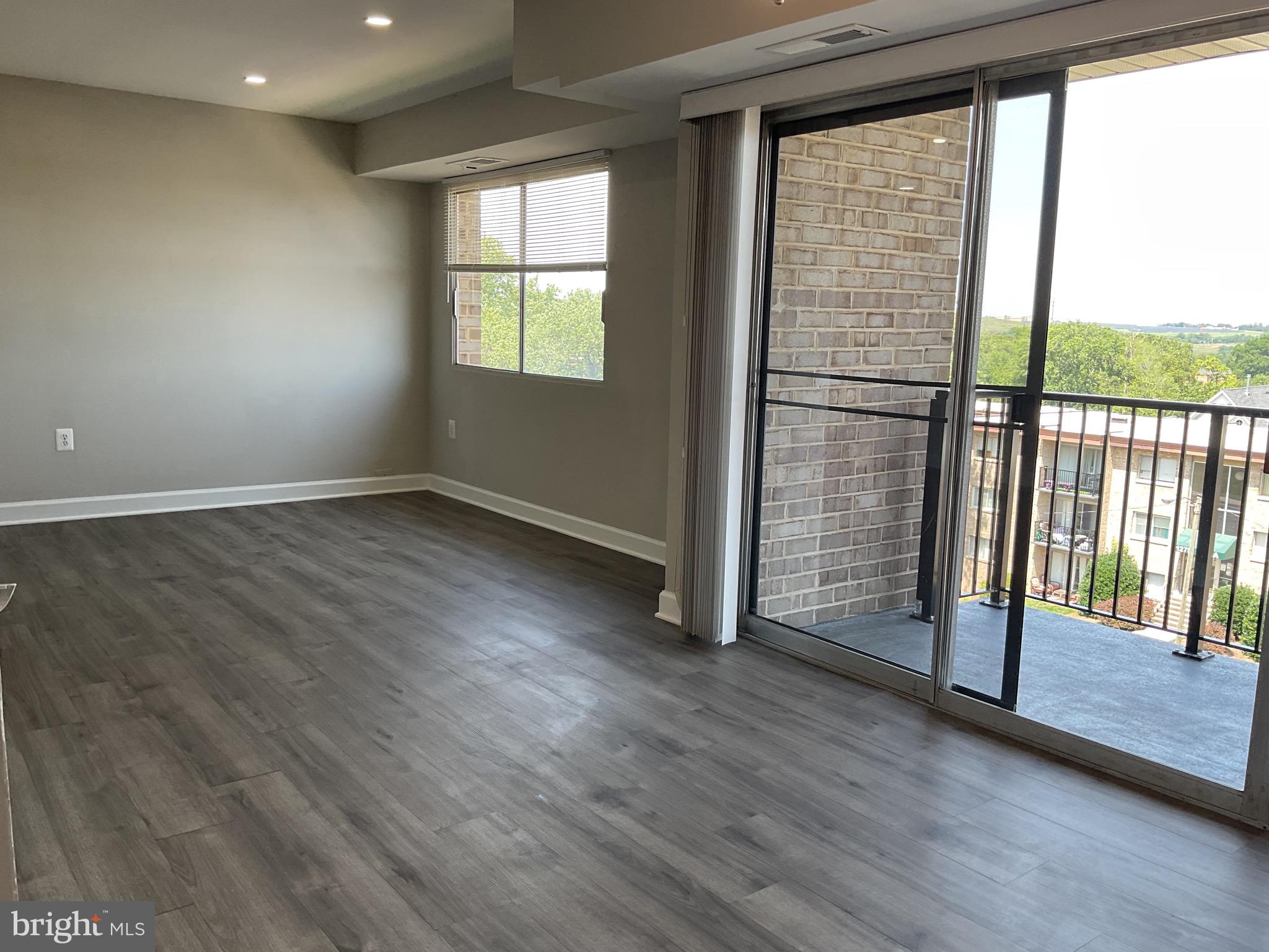 OCCOQUAN RIDGE CONDO - Residential