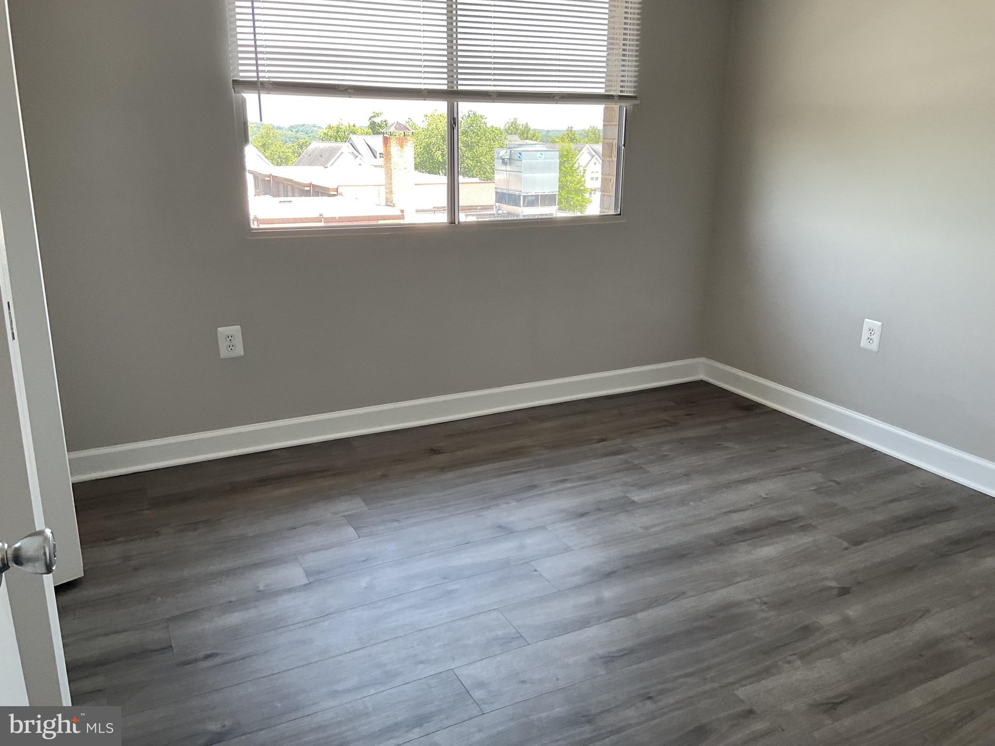 OCCOQUAN RIDGE CONDO - Residential