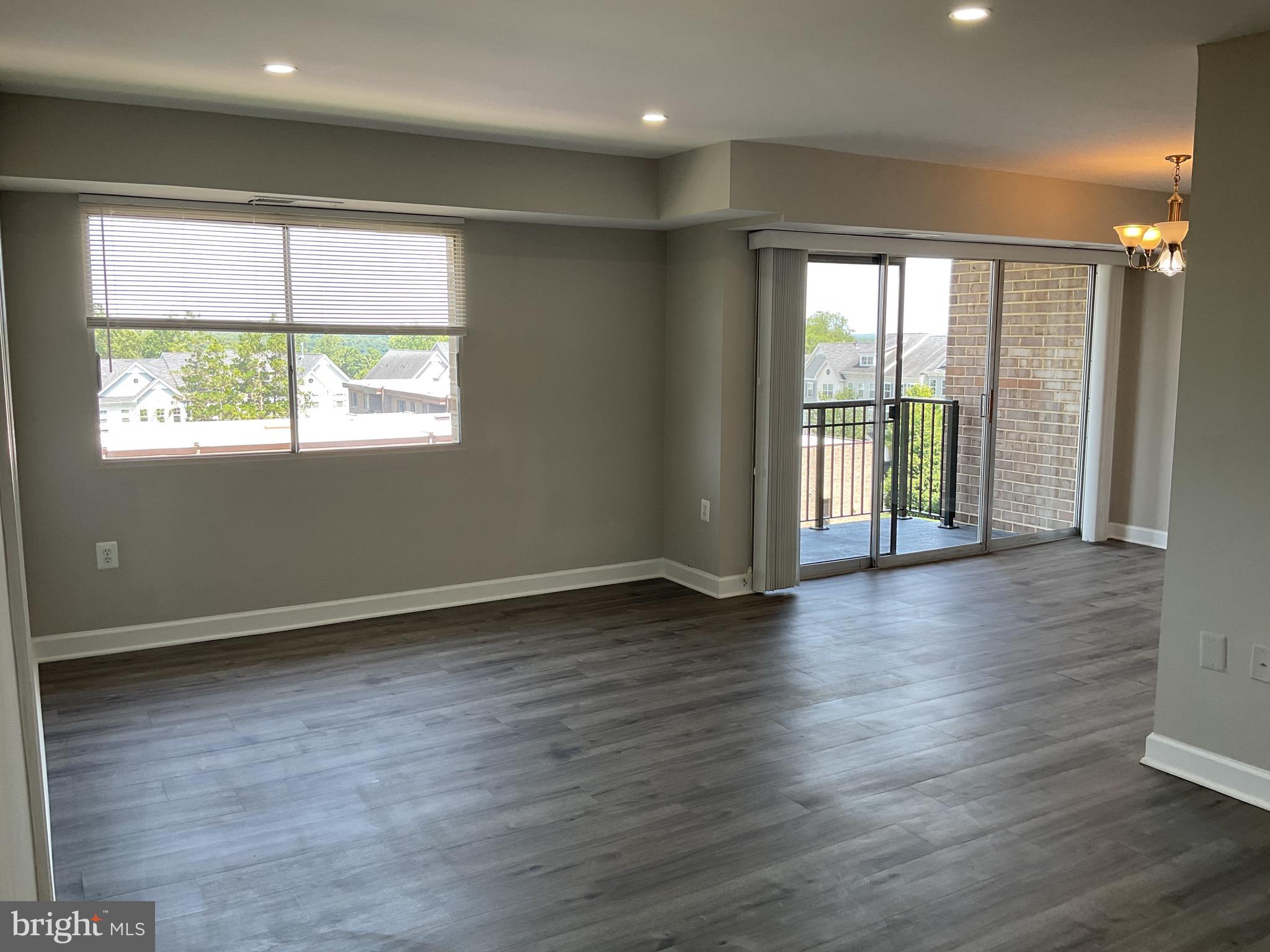 OCCOQUAN RIDGE CONDO - Residential