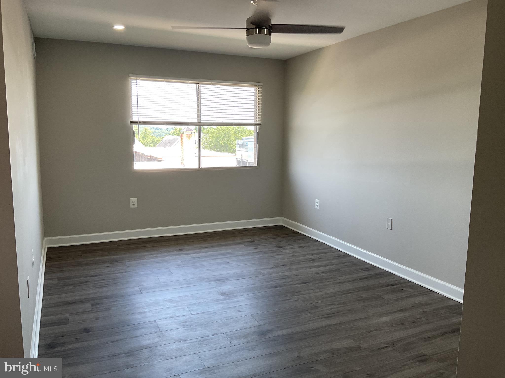 OCCOQUAN RIDGE CONDO - Residential
