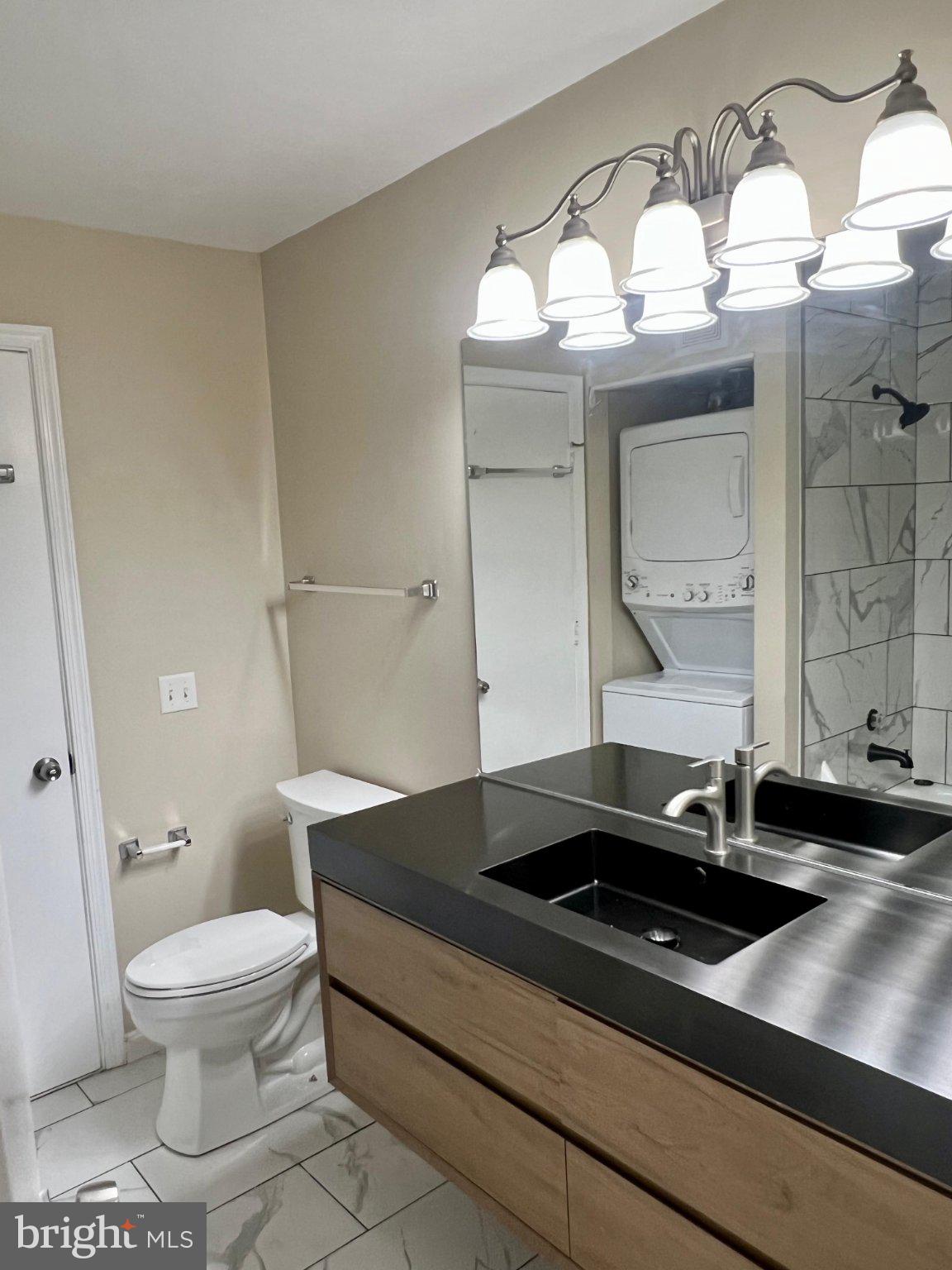 VISTAS AT LAUREL LAKES - Residential