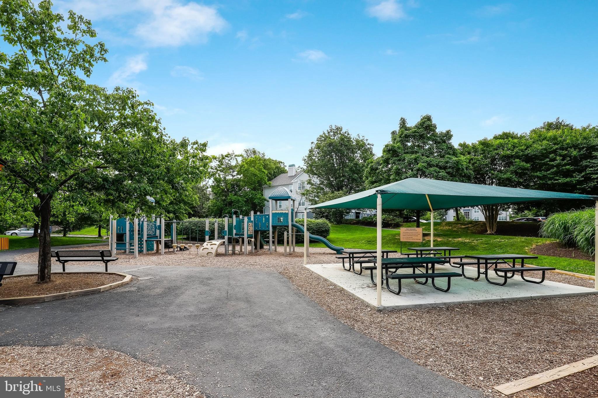 PINEY ORCHARD - Residential
