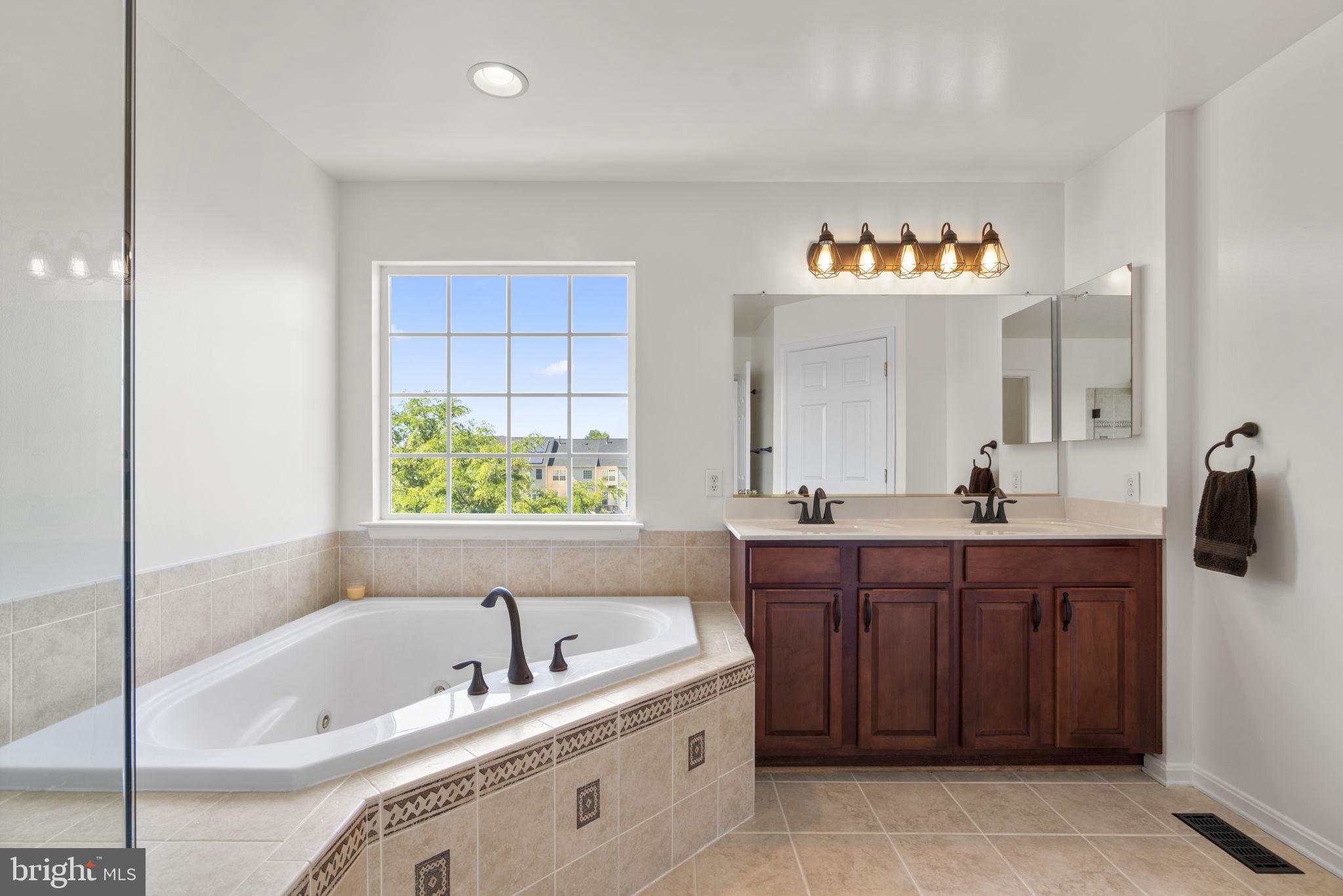 PINEY ORCHARD - Residential