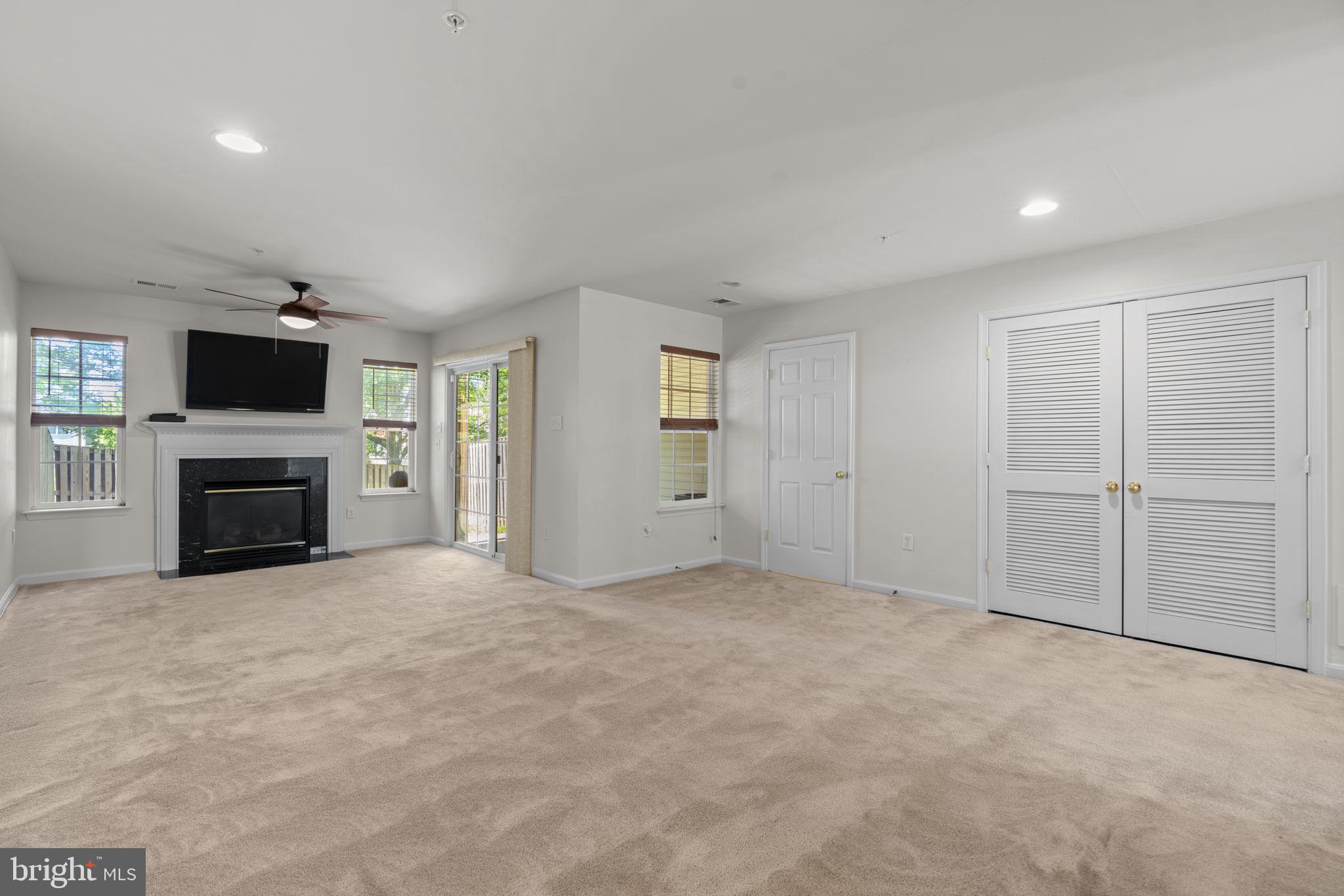 PINEY ORCHARD - Residential