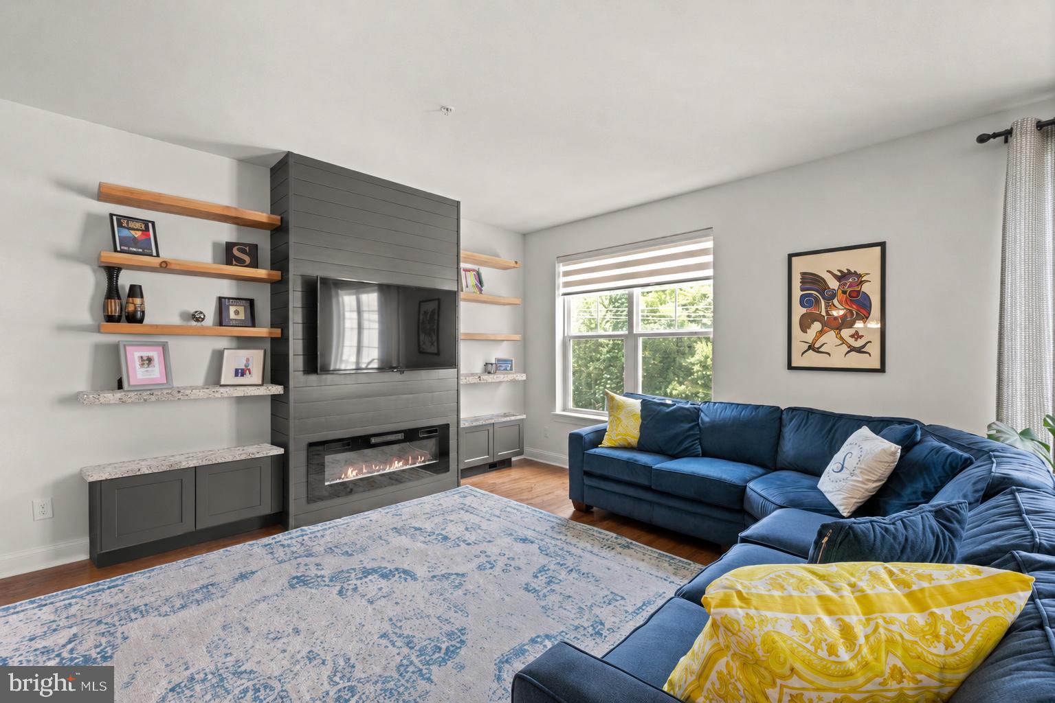 BROOKFIELD - Residential