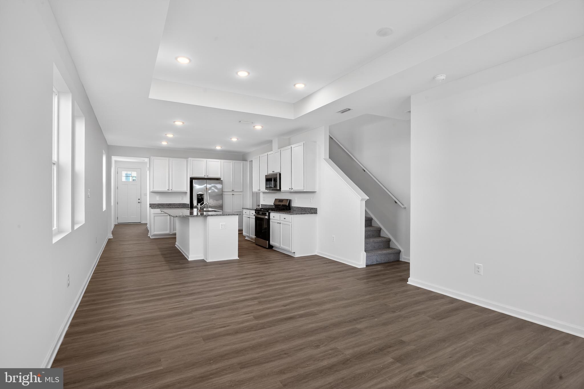 ADMIRAL'S LANDING - Residential