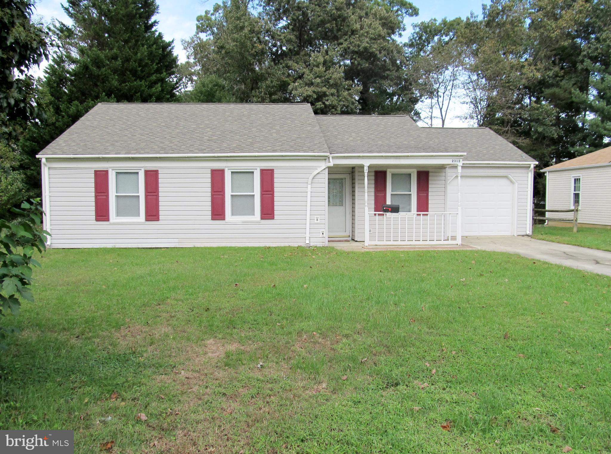 Spotless, impeccably maintained home.  Cozy 3 bedroom home with one car garage on large, private lot at end of a cul-de-sac.  Great one-level home for the person looking for minimum maintenance, a one car garage and a fenced back yard.  Newer windows, roof, siding and HVAC complete the package. Don't wait!  Move right in and add your personal touches.  Located close to schools, shopping, commuter routes and Park and Ride.  Only 30-40 minutes to Joint Base Andrews.