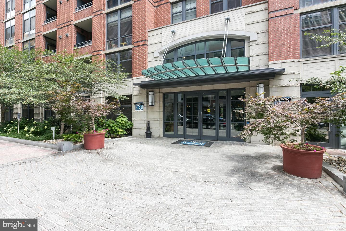 Light & bright open concept floor plan, beautiful hardwood floors with a gourmet kitchen, stainless steel appliances, gas Range, granite countertops, walk-in closet, and a washer/dryer in the unit. Also, private & peaceful balcony offers additional relaxation space. 1021 Clarendon has a rooftop pool with city views, 2 BBQ grills, large fitness center, and 24/7 front desk concierge. Steps to Clarendon Metro and all the restaurants and shops Clarendon has to offer: Trader Joe's, Whole Foods, Crate and Barrel, Circa, Pure Barre, and much more! Just three Metro stops away from Washington, DC!