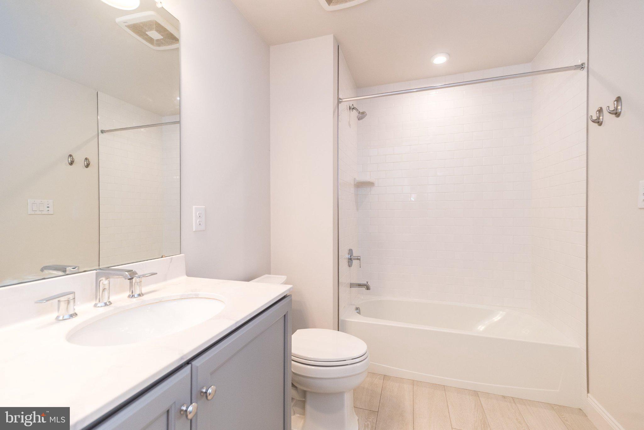 REGENCY AT YARDLEY - Residential