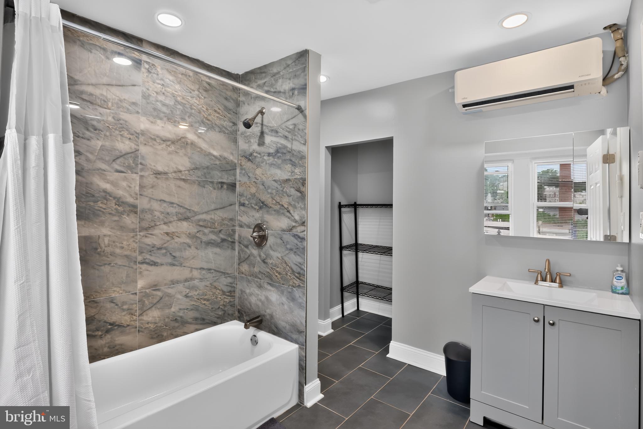 MANAYUNK - Residential