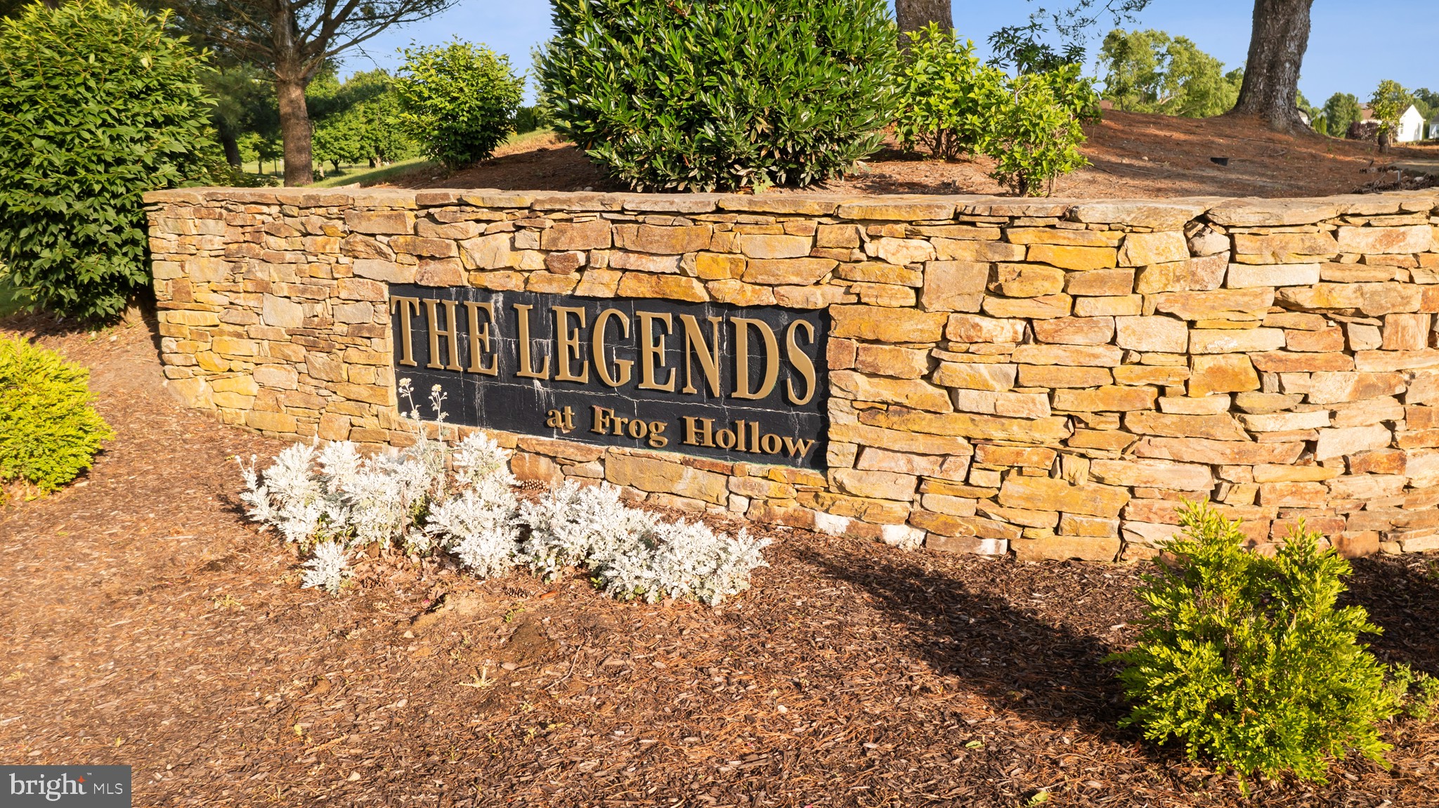 THE LEGENDS - Residential