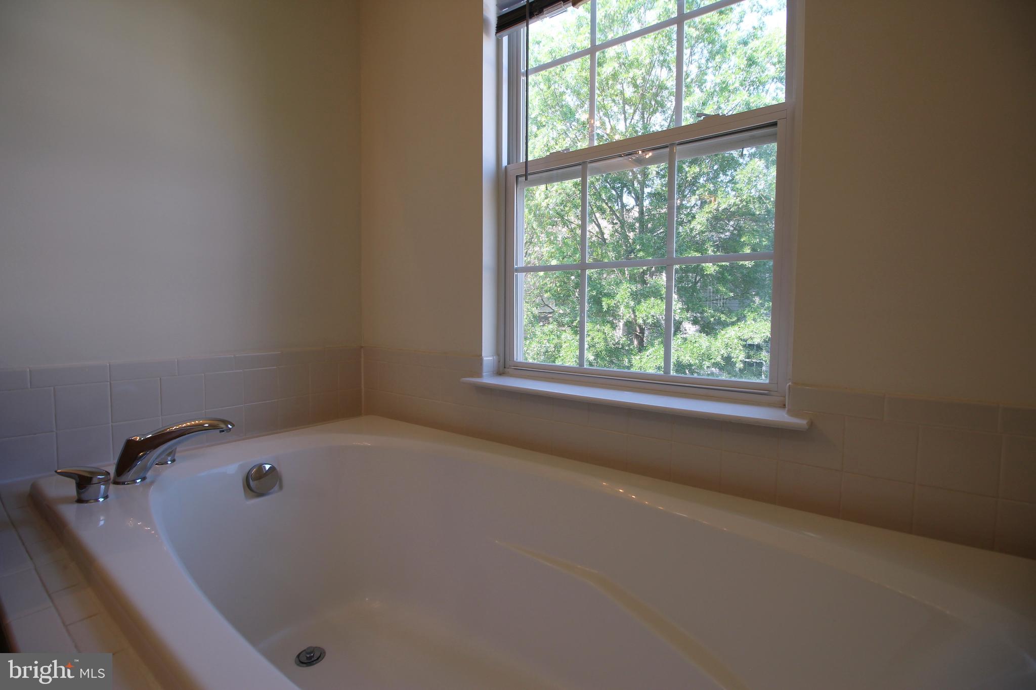 SKYVIEW PARK - Residential Lease