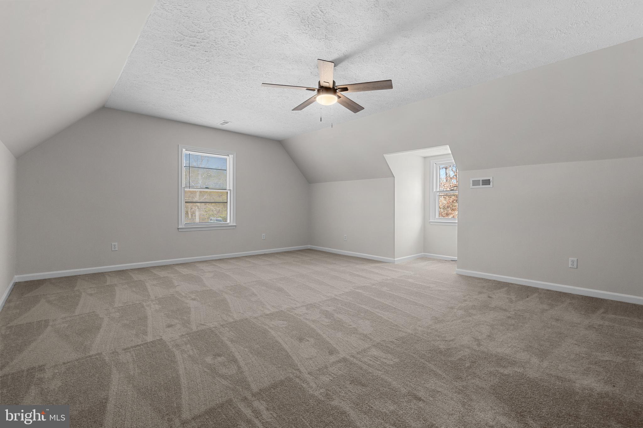 LAKE ANNA WOODS - Residential