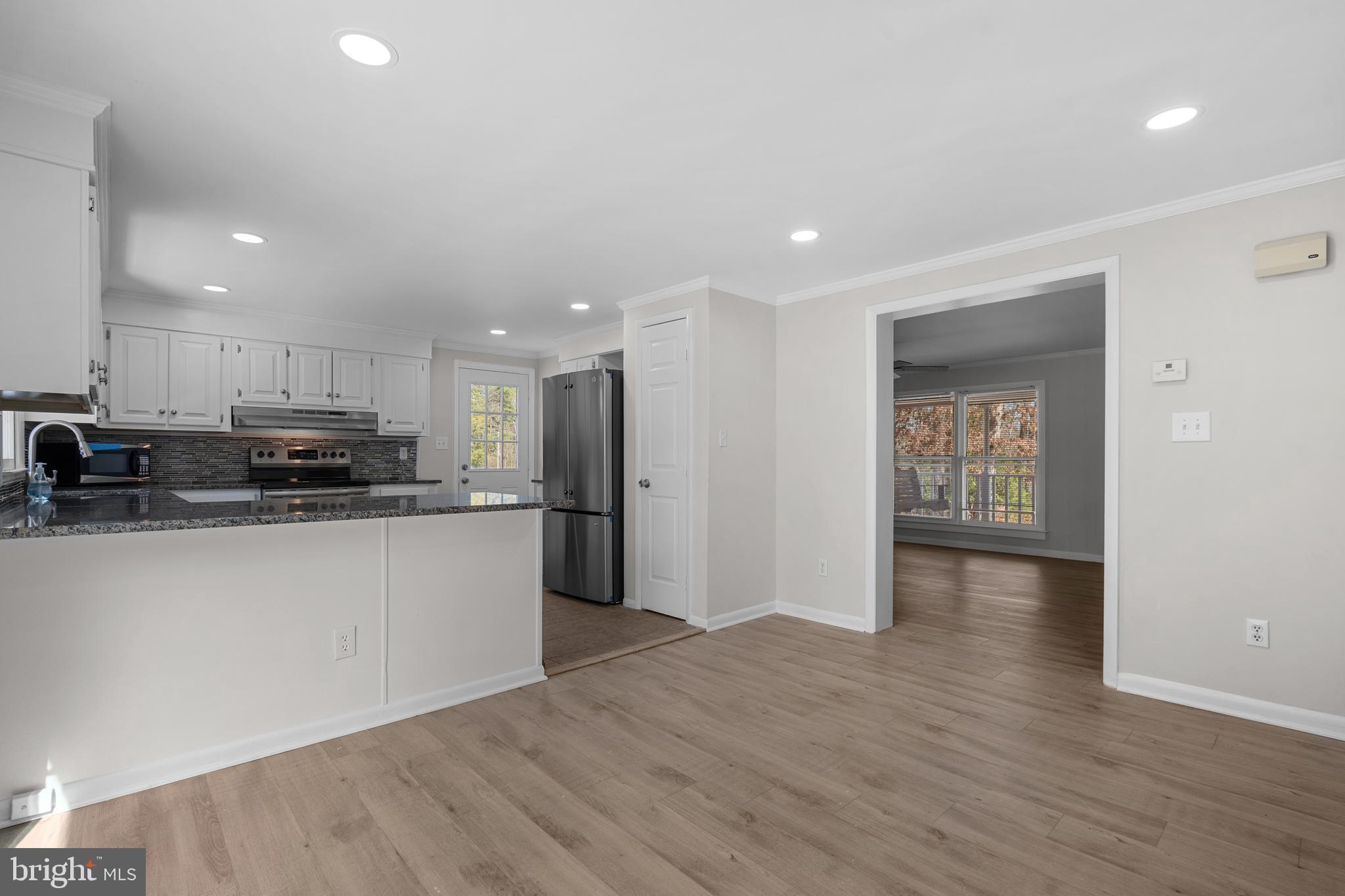 LAKE ANNA WOODS - Residential