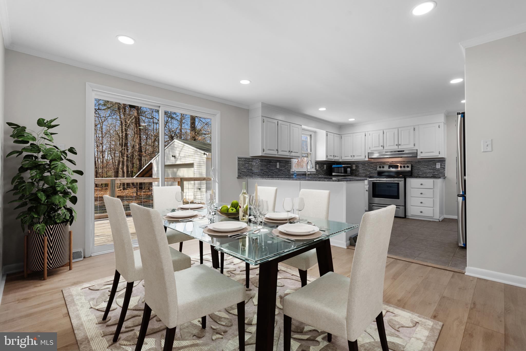 LAKE ANNA WOODS - Residential