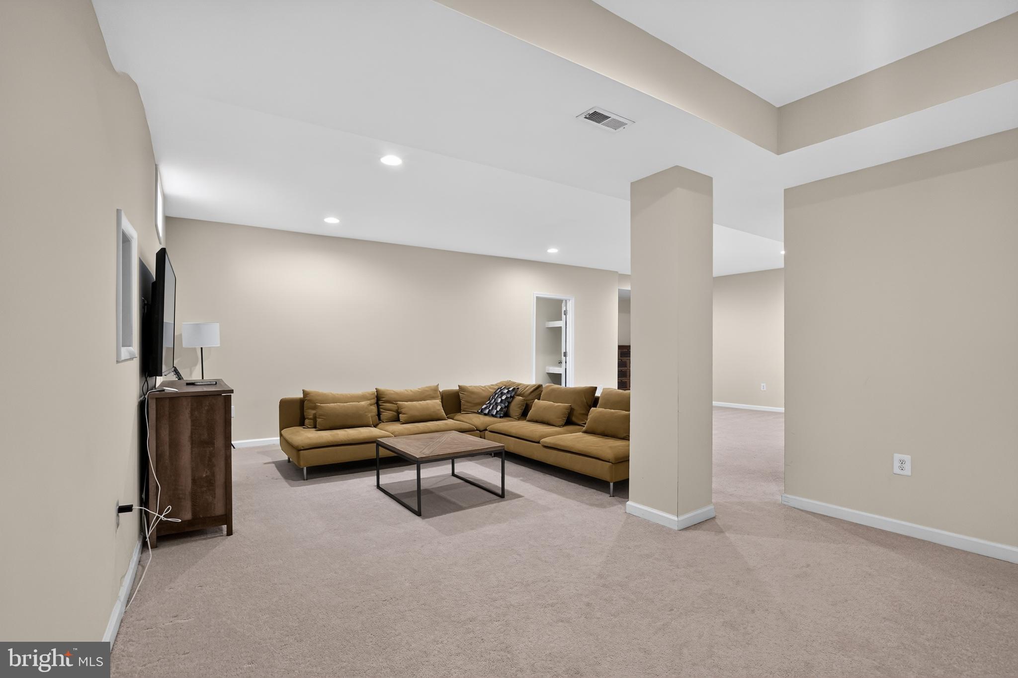 BELMONT COUNTRY CLUB - Residential