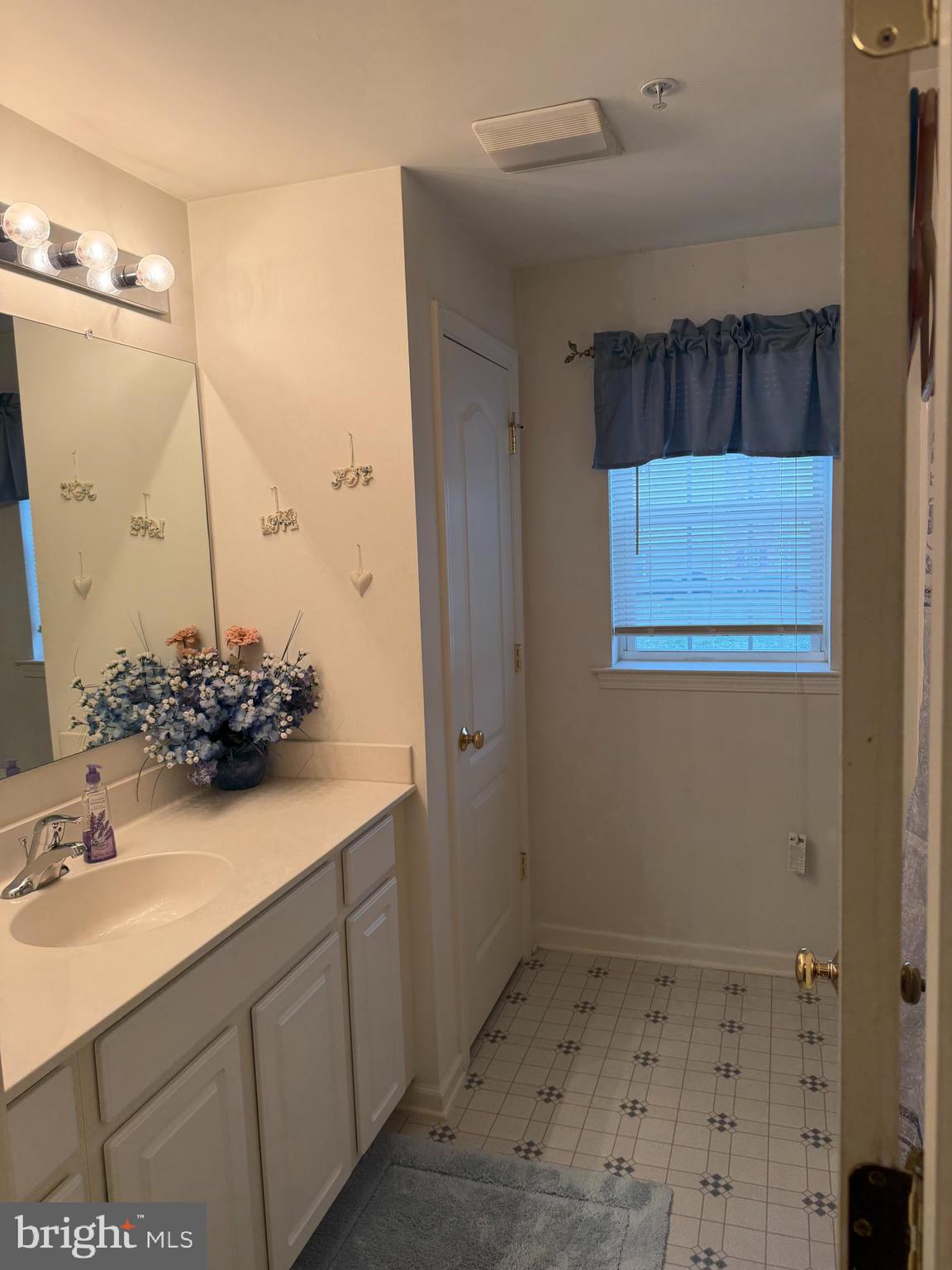 CONGRESSIONAL VILLAG - Residential