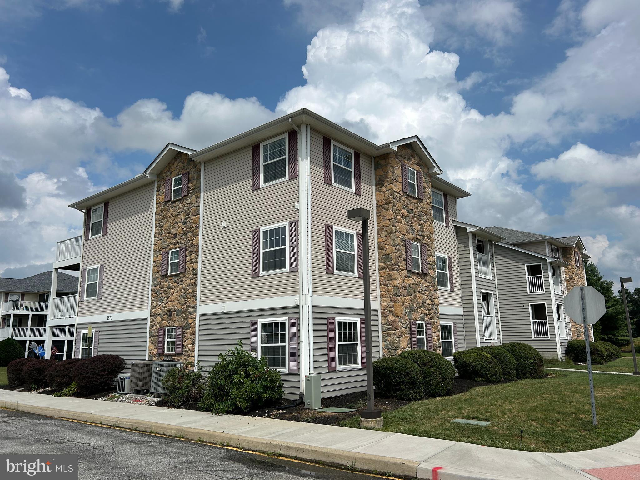 CONGRESSIONAL VILLAG - Residential