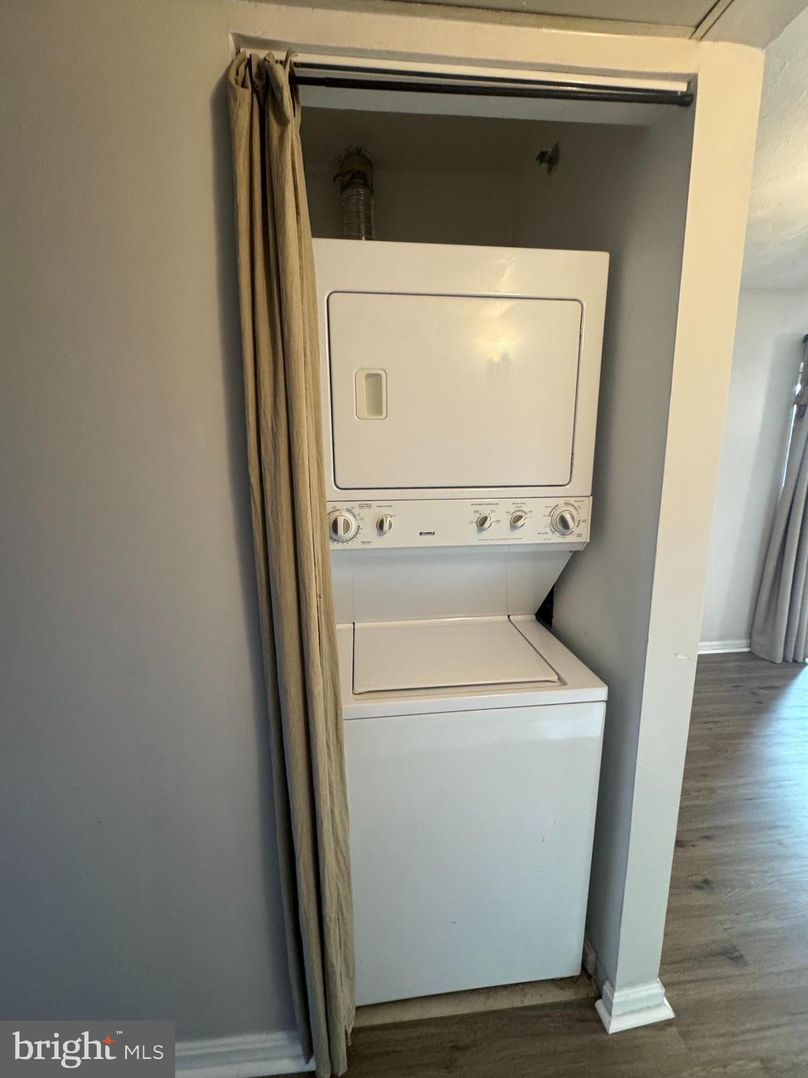 WATERFORD LANDING - Residential Lease