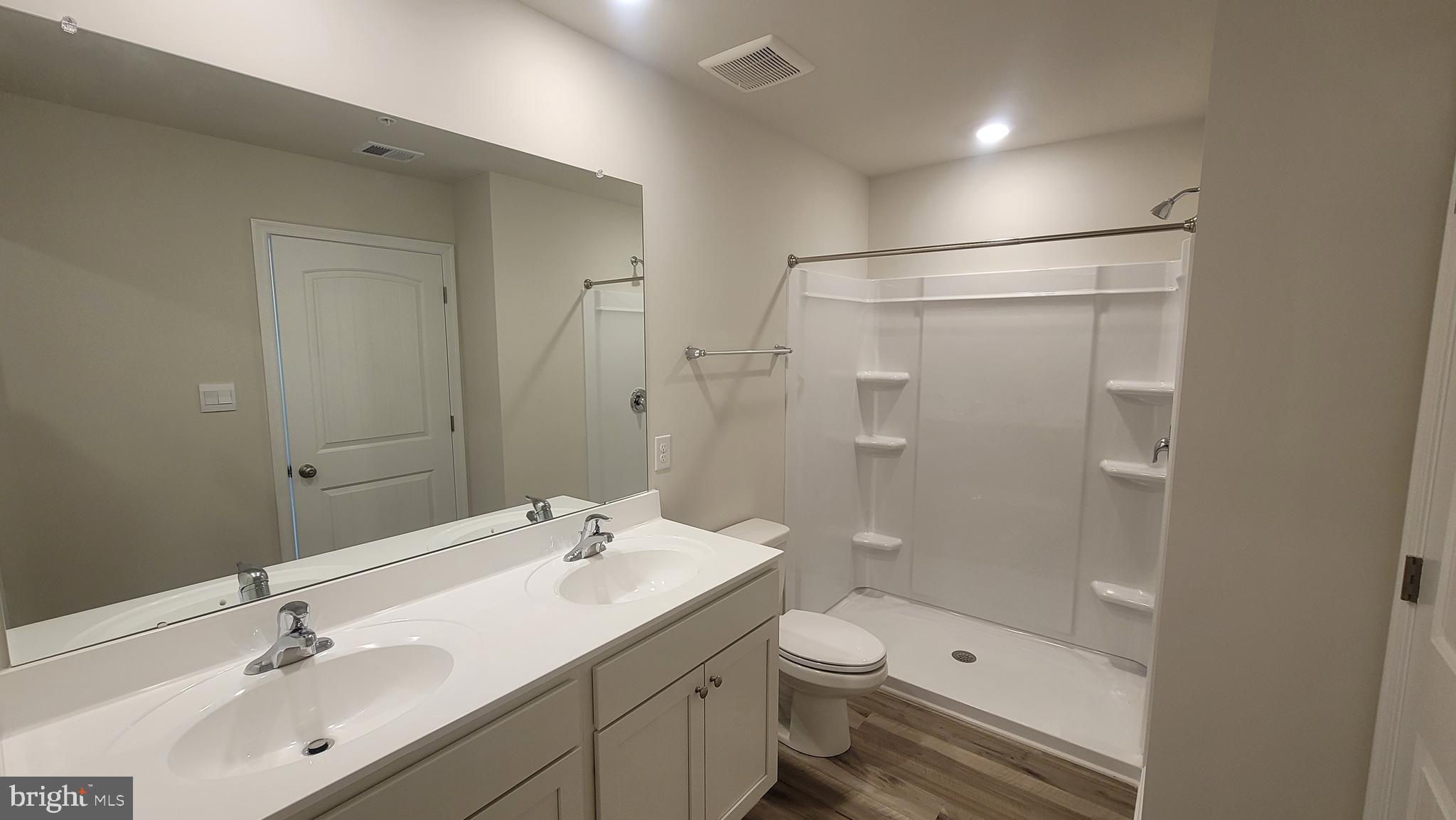 KINNAMON MEADOWS - Residential Lease