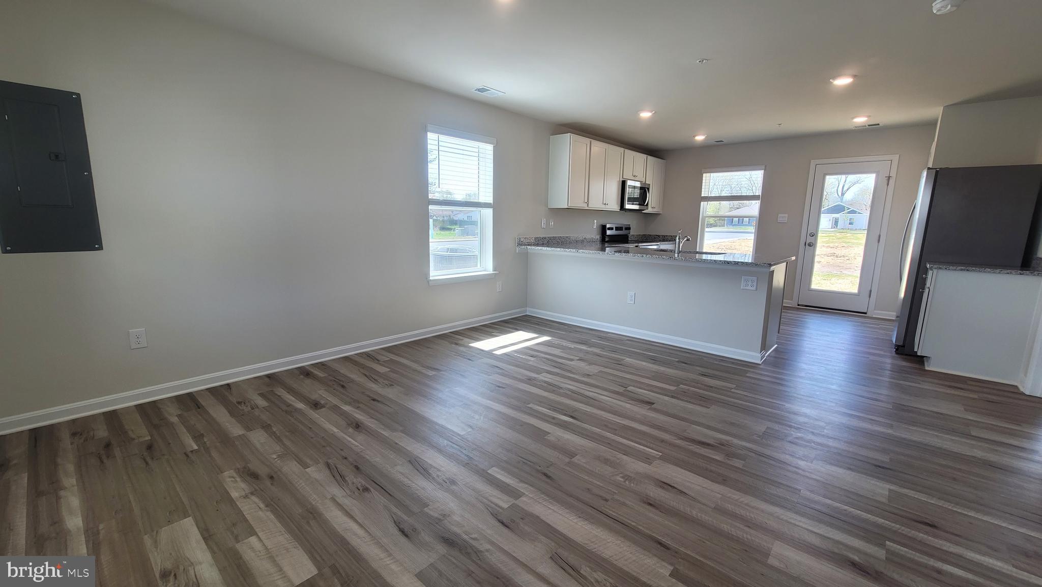 KINNAMON MEADOWS - Residential Lease