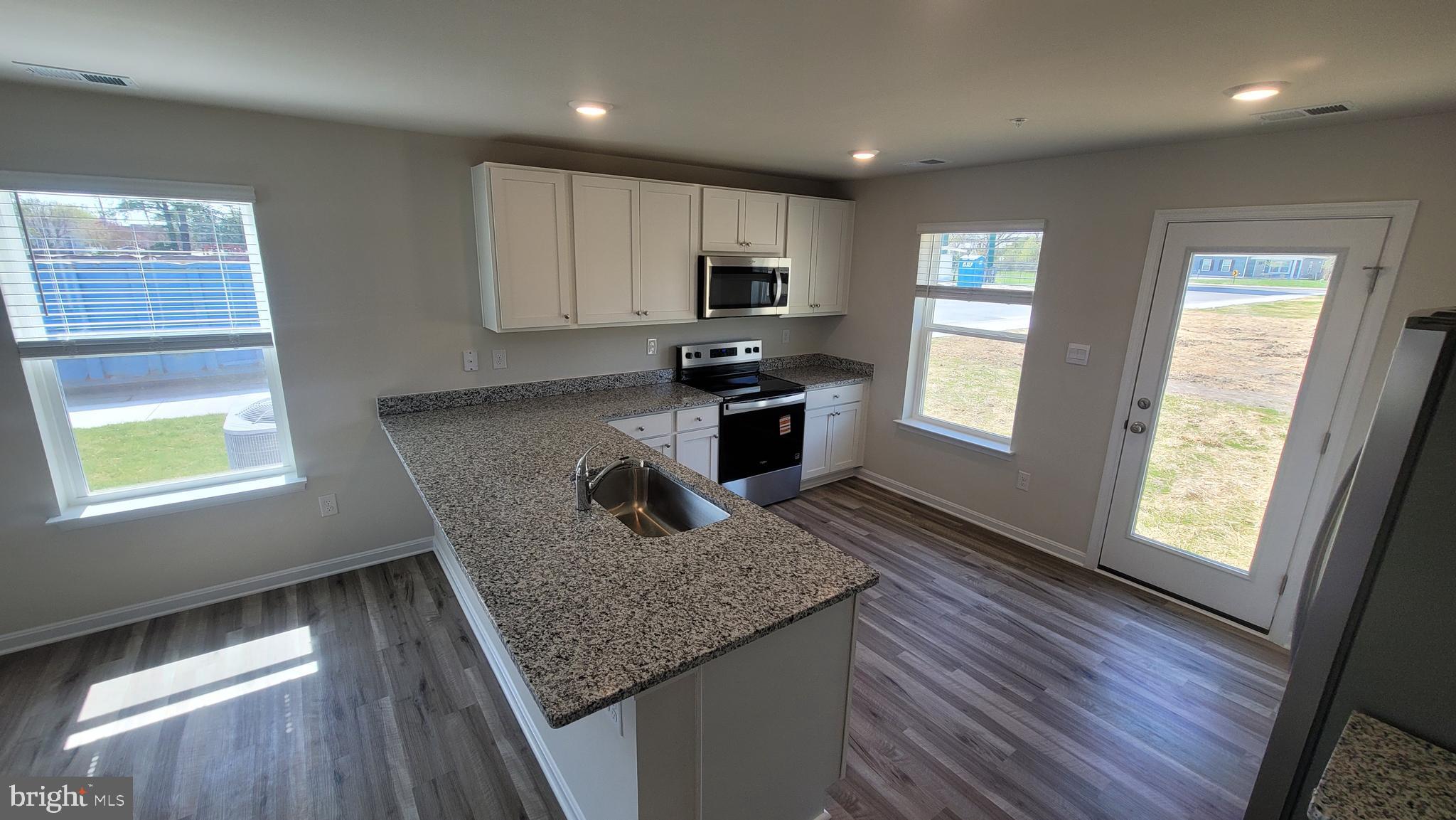 KINNAMON MEADOWS - Residential Lease
