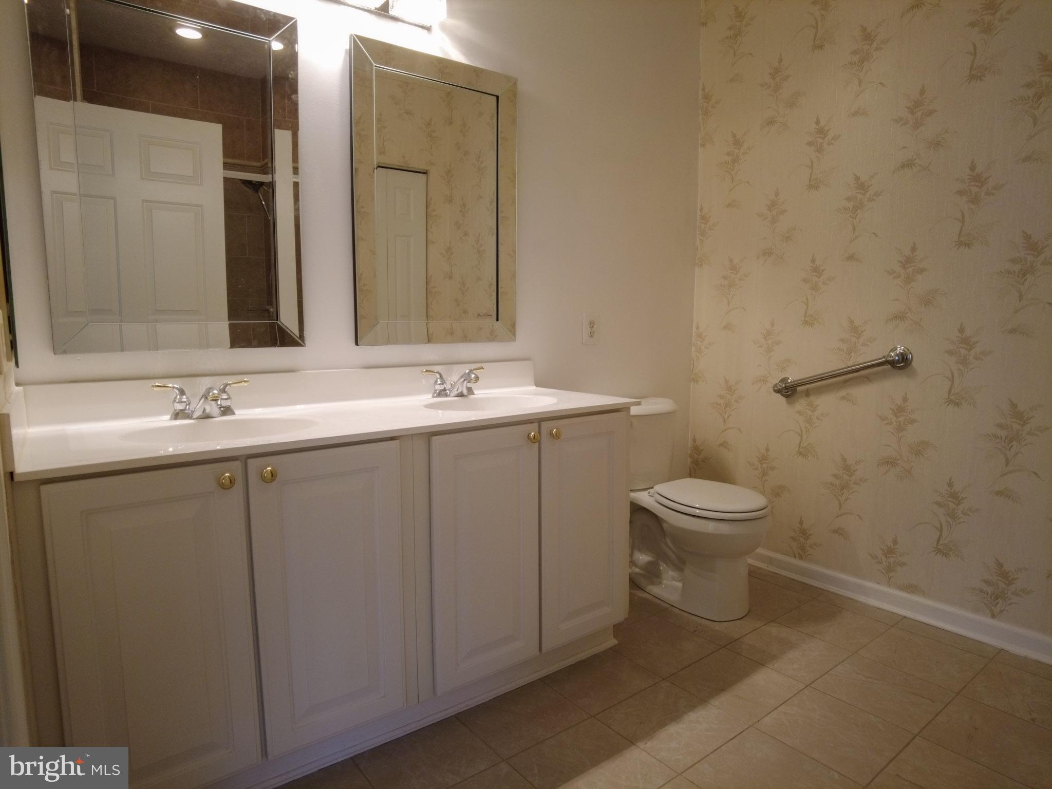 WINDSOR AT PERRY HALL FARMS - Residential