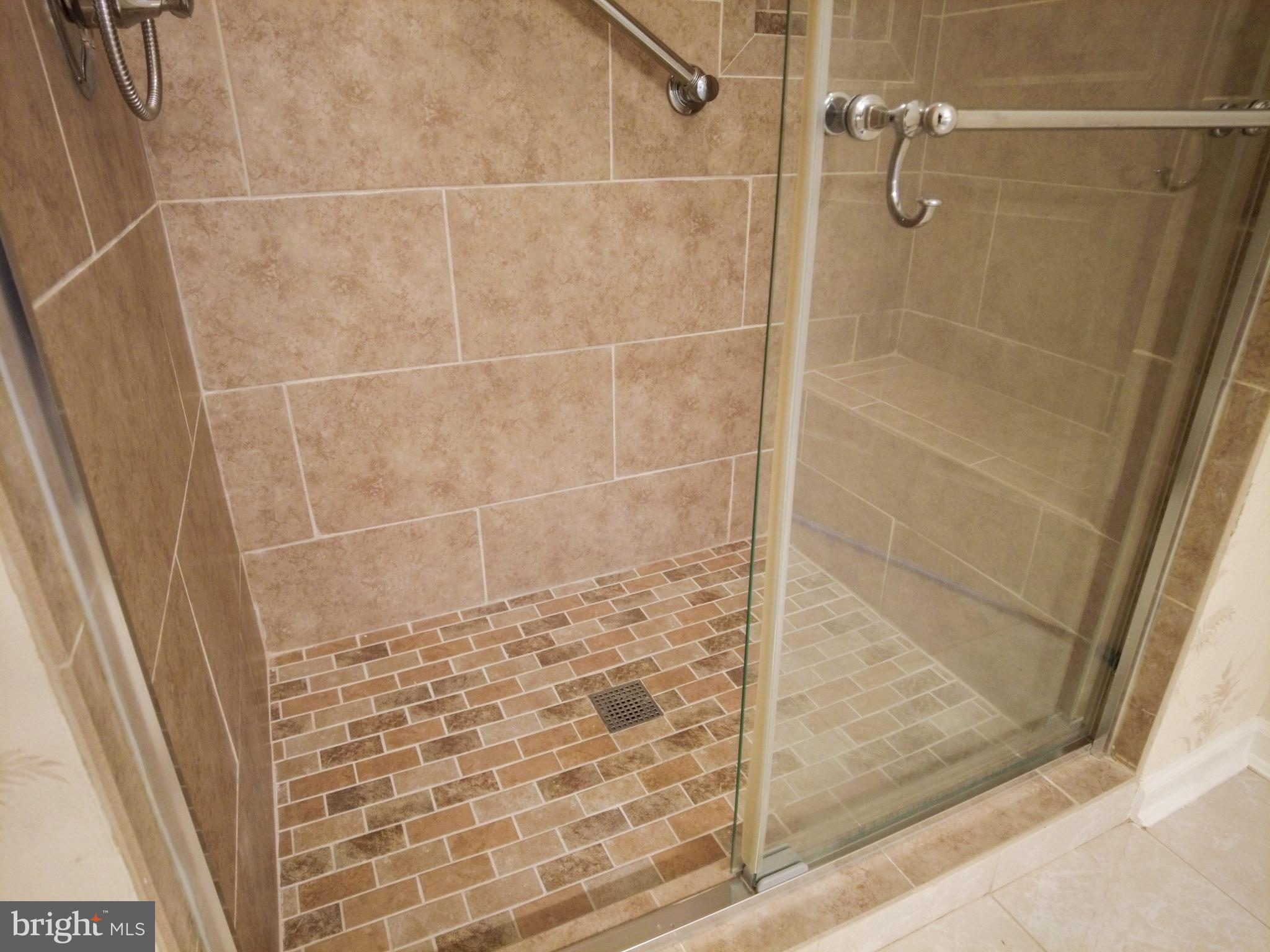 WINDSOR AT PERRY HALL FARMS - Residential