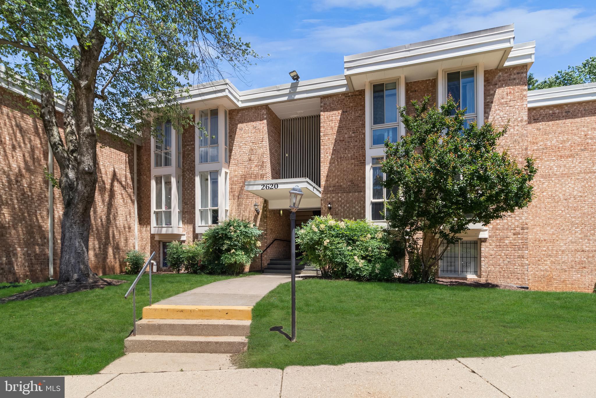 HUNTINGTON CLUB - Residential