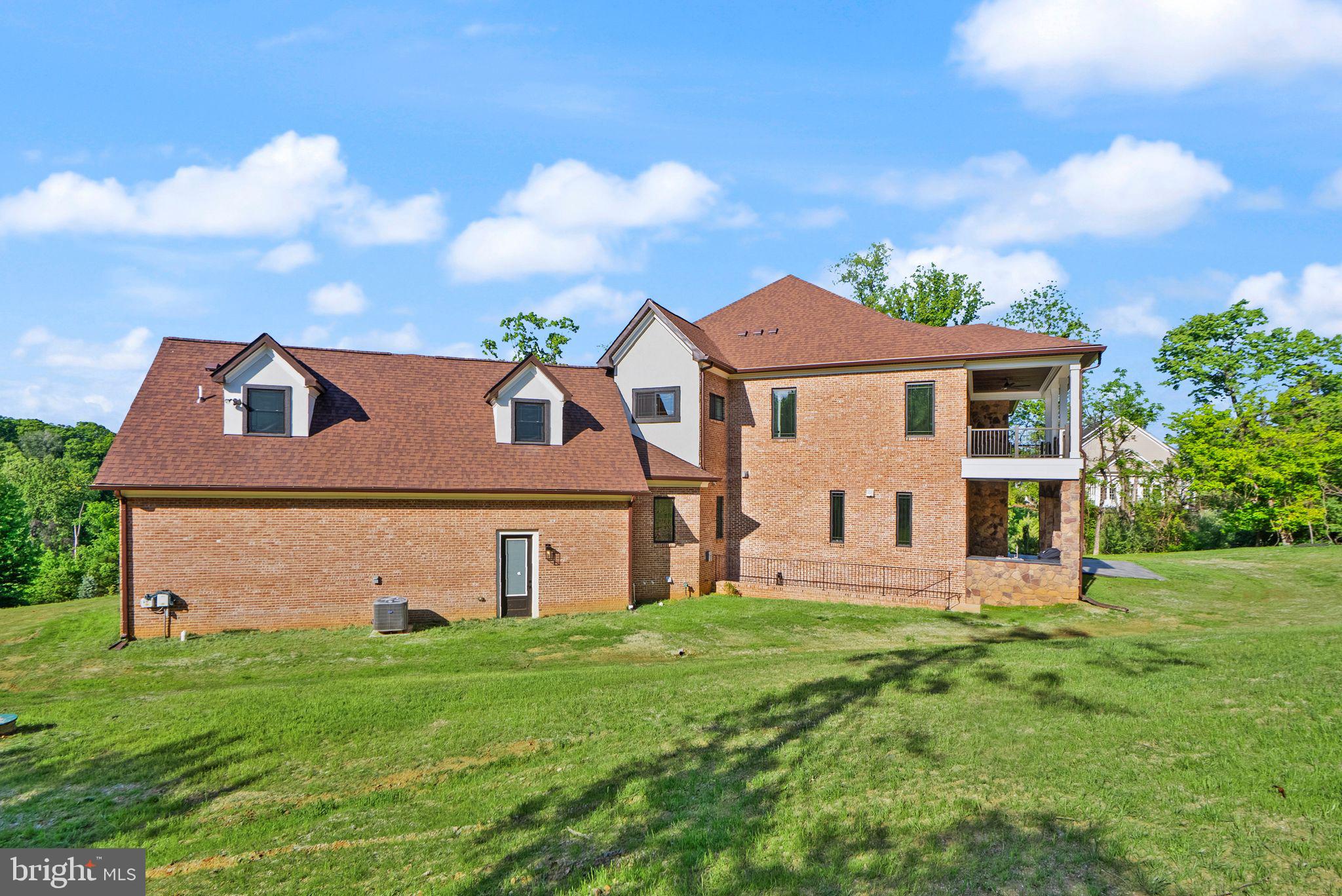 BEACON HILL - Residential