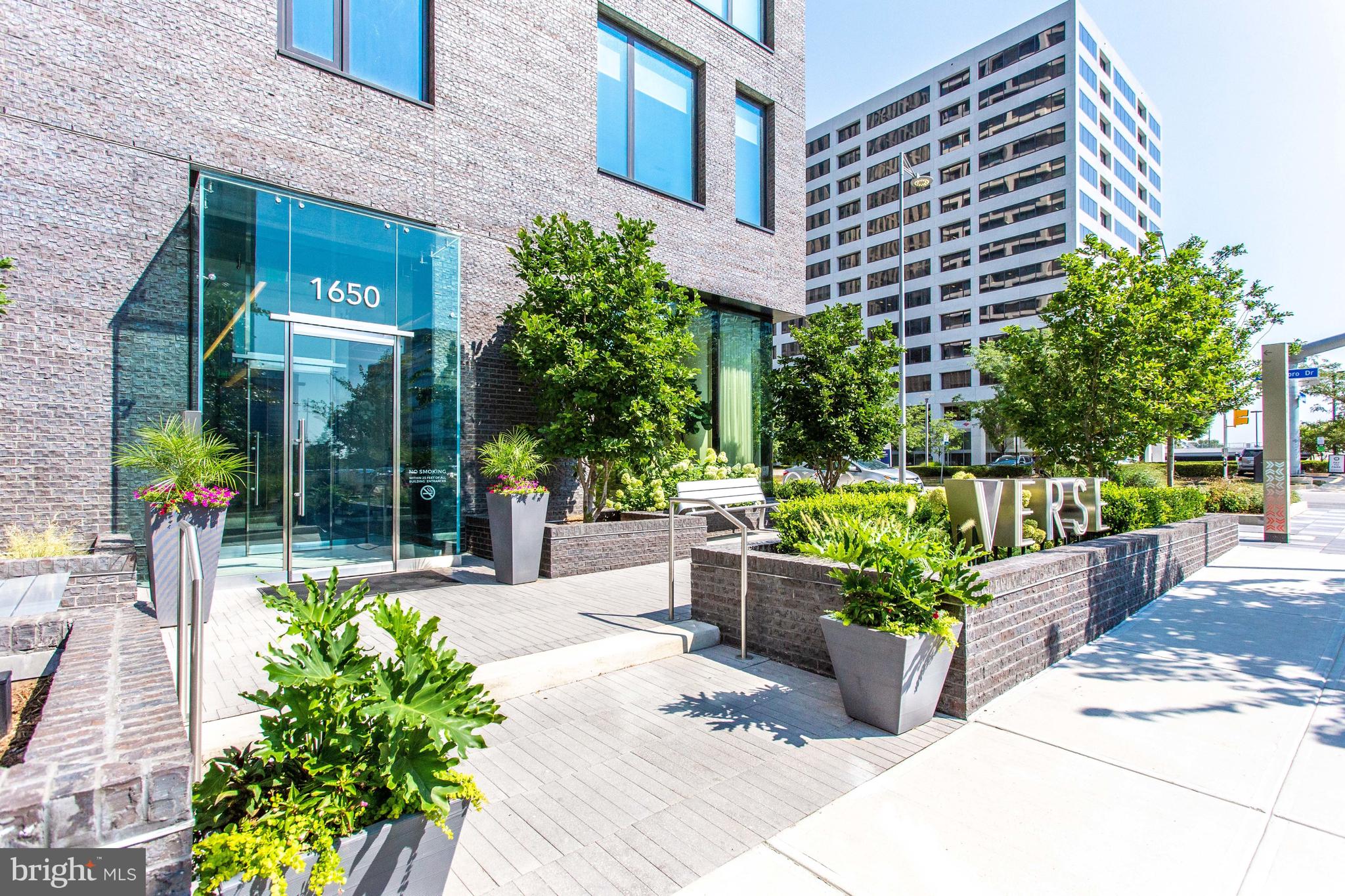 THE VERSE CONDO - Residential
