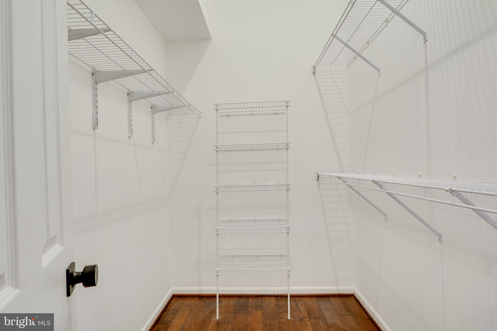 KENWOOD TOWNES - Residential