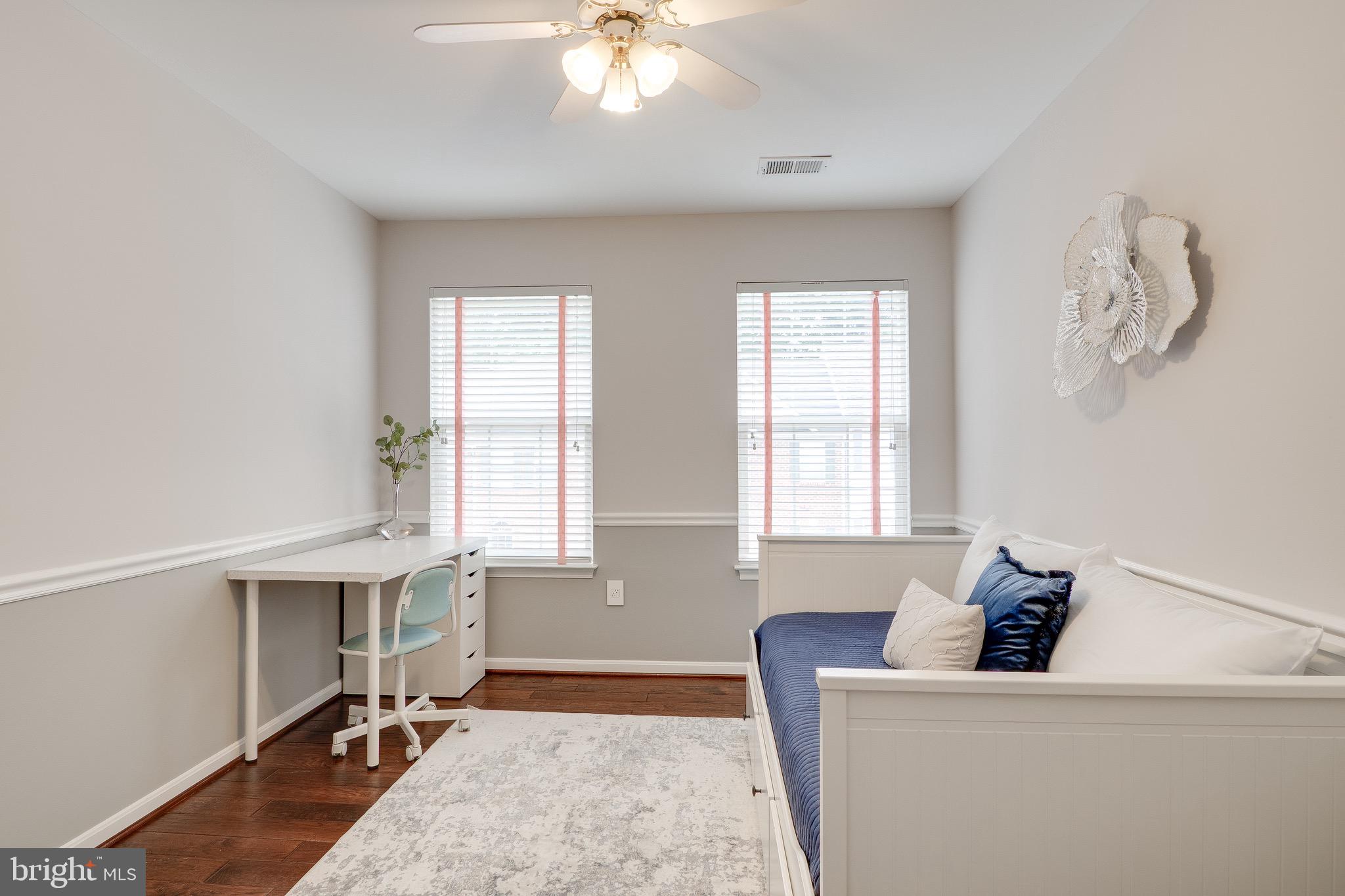 KENWOOD TOWNES - Residential
