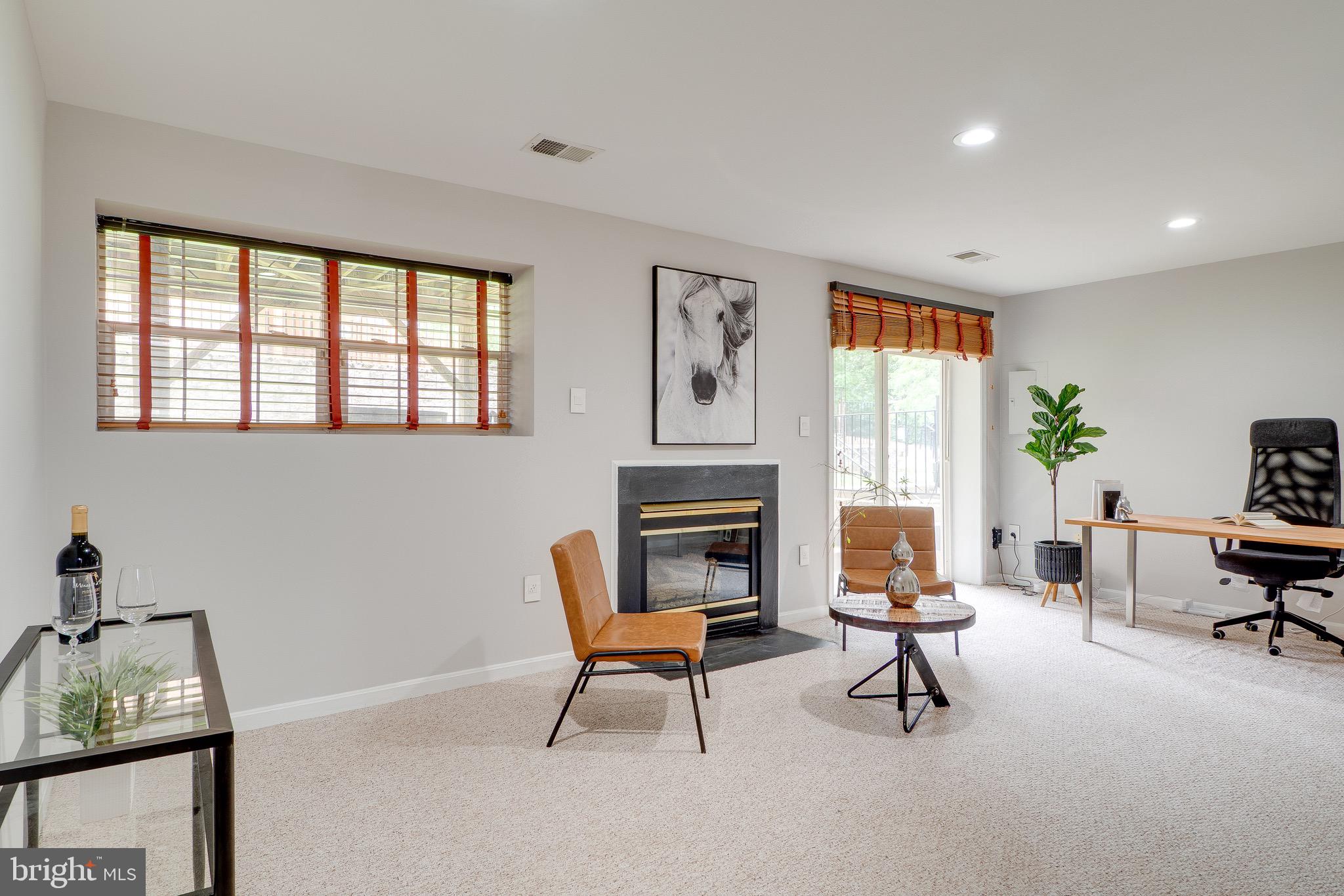 KENWOOD TOWNES - Residential