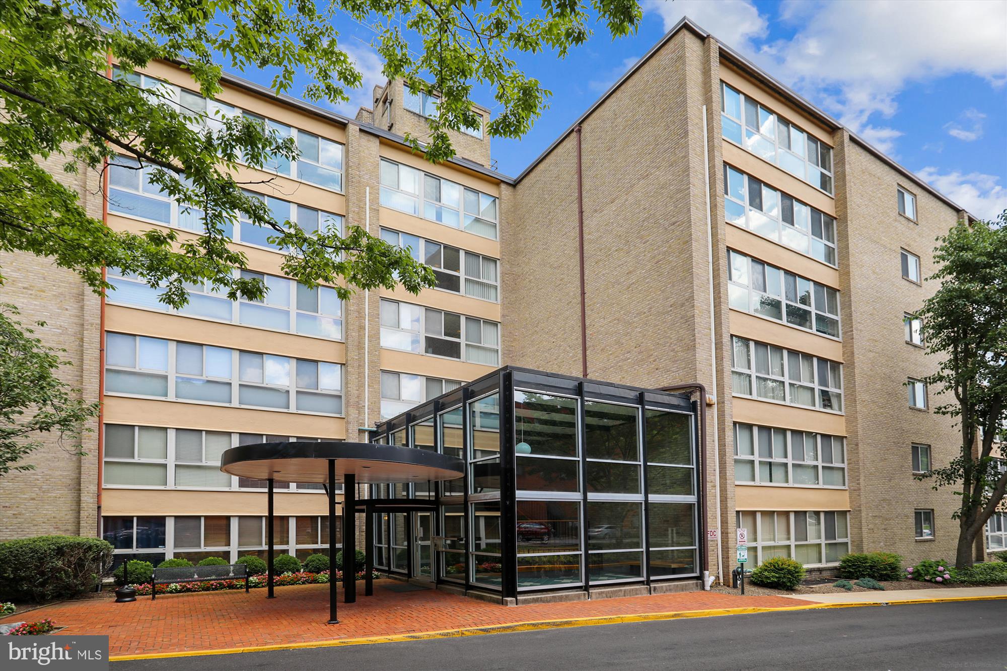 Beautifully updated one bedroom condo ideally located in Bethesda. Living room has crown molding, wood floors, recessed lighting, as well as abundant natural light. FULLY RENOVATED bathroom. Kitchen has GE appliances, built-in microwave oven, ample shelf space, cabinets, and tile flooring – track and recessed lighting. Bedroom has double closets, new flooring, new ceiling fan with light fixture, and a large corner window. Custom shelving in hall closet with containers. Near parks, bus line, shops, walking paths, and much more. Super Location! Within proximity to 2 Metro/Subway Stations. Condo fee covers all utilities as well as maintenance, repairing, and replacing the HVAC system.