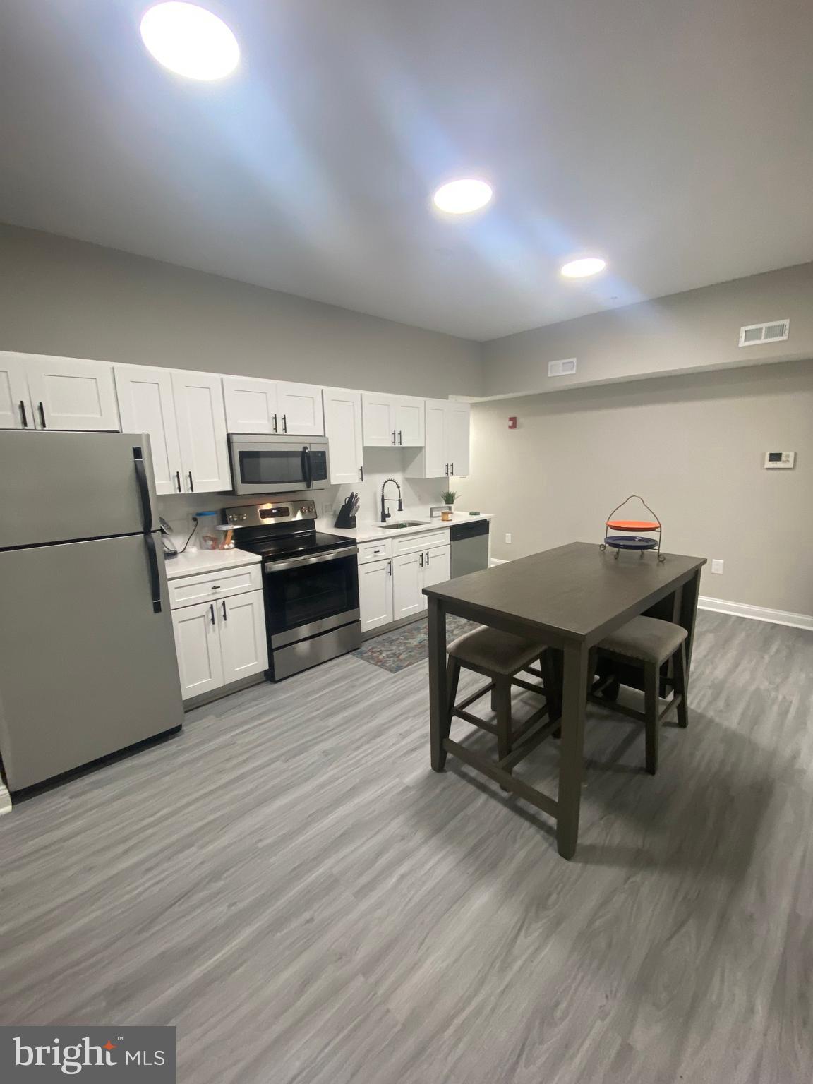 TEMPLE UNIVERSITY - Residential Lease