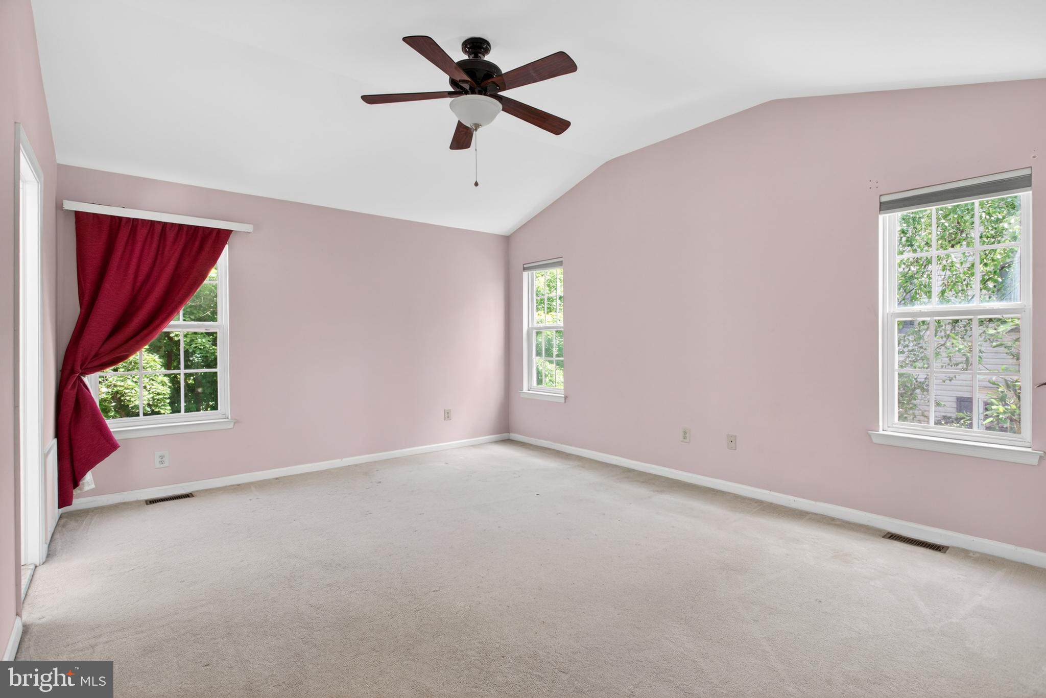 WILLIAMSBURG VILLA - Residential