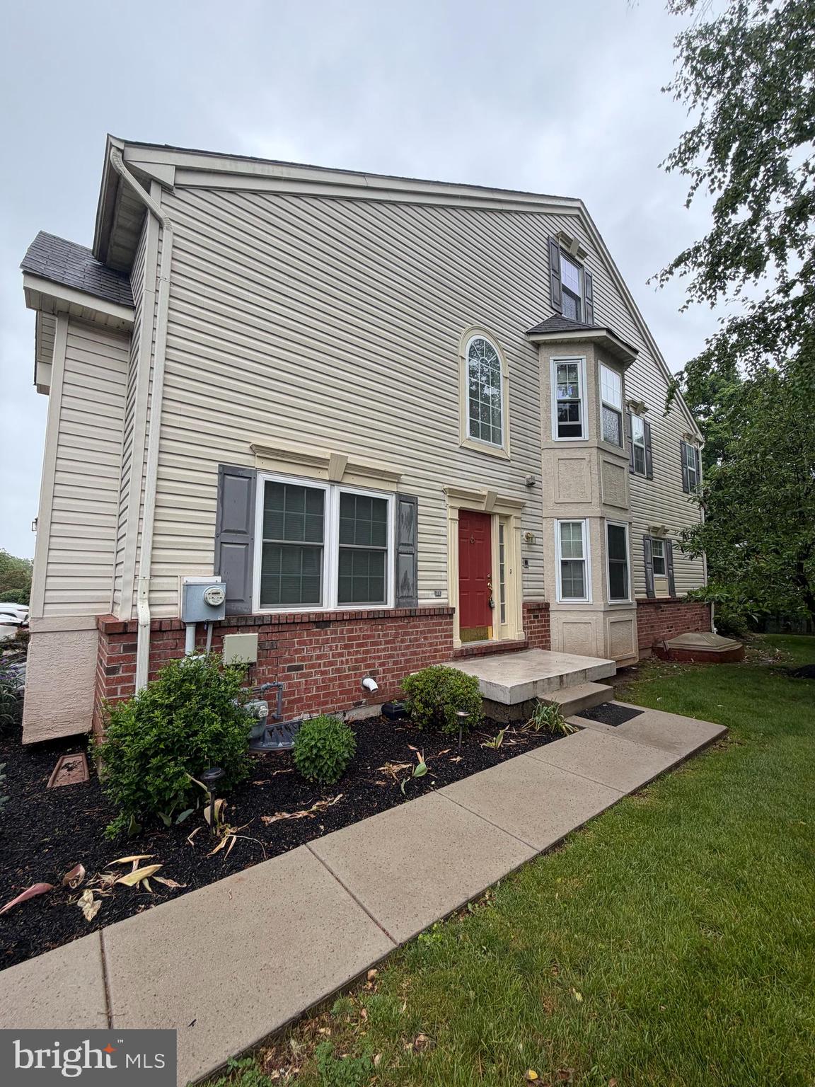 WILLIAMSBURG VILLA - Residential